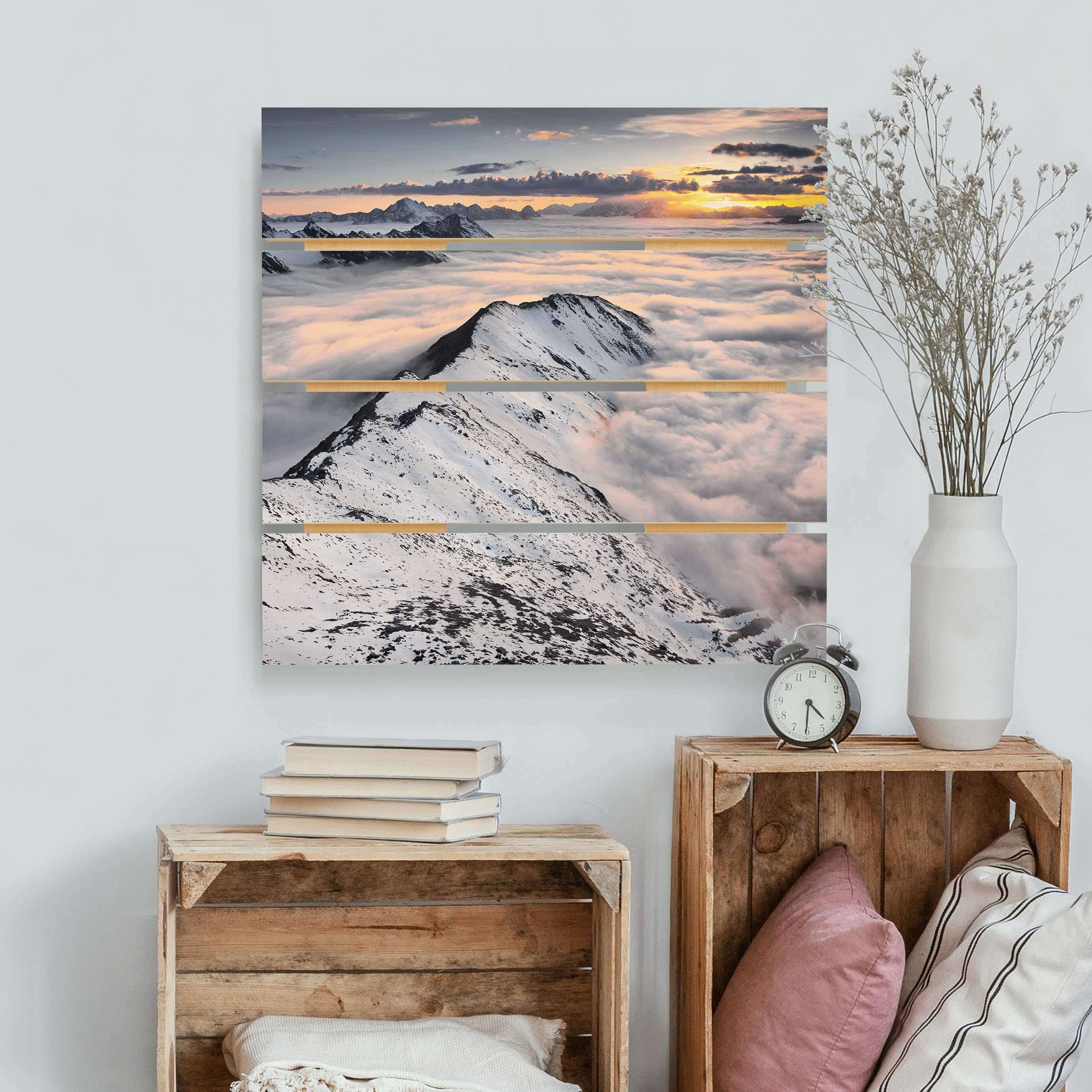 Holzbild Plankenoptik - Quadrat Blick über Wolken und Berge