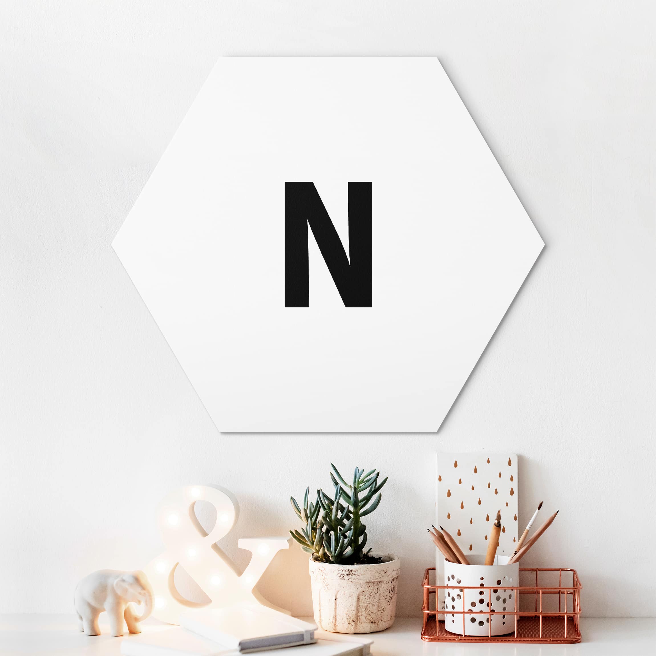 Hexagon-Alu-Dibond Bild Buchstabe Weiß N