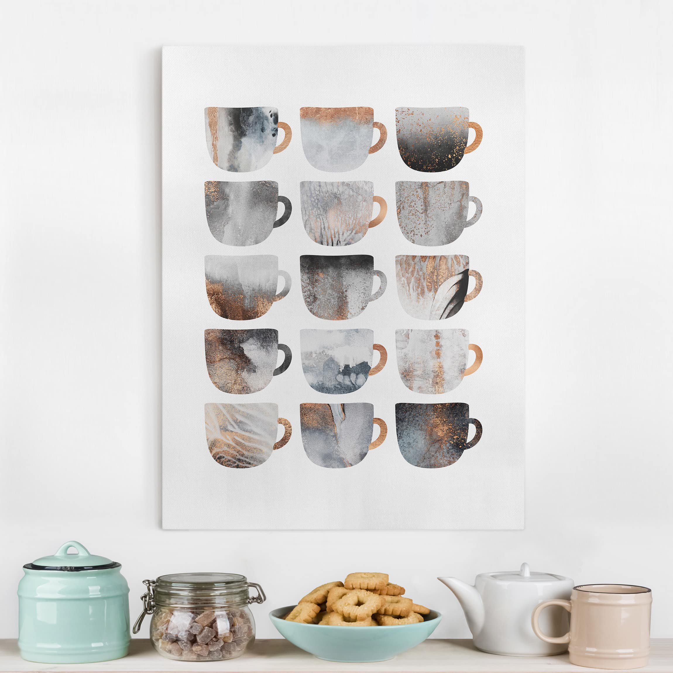 Leinwandbild - Hochformat Graue Kaffeetassen mit Gold