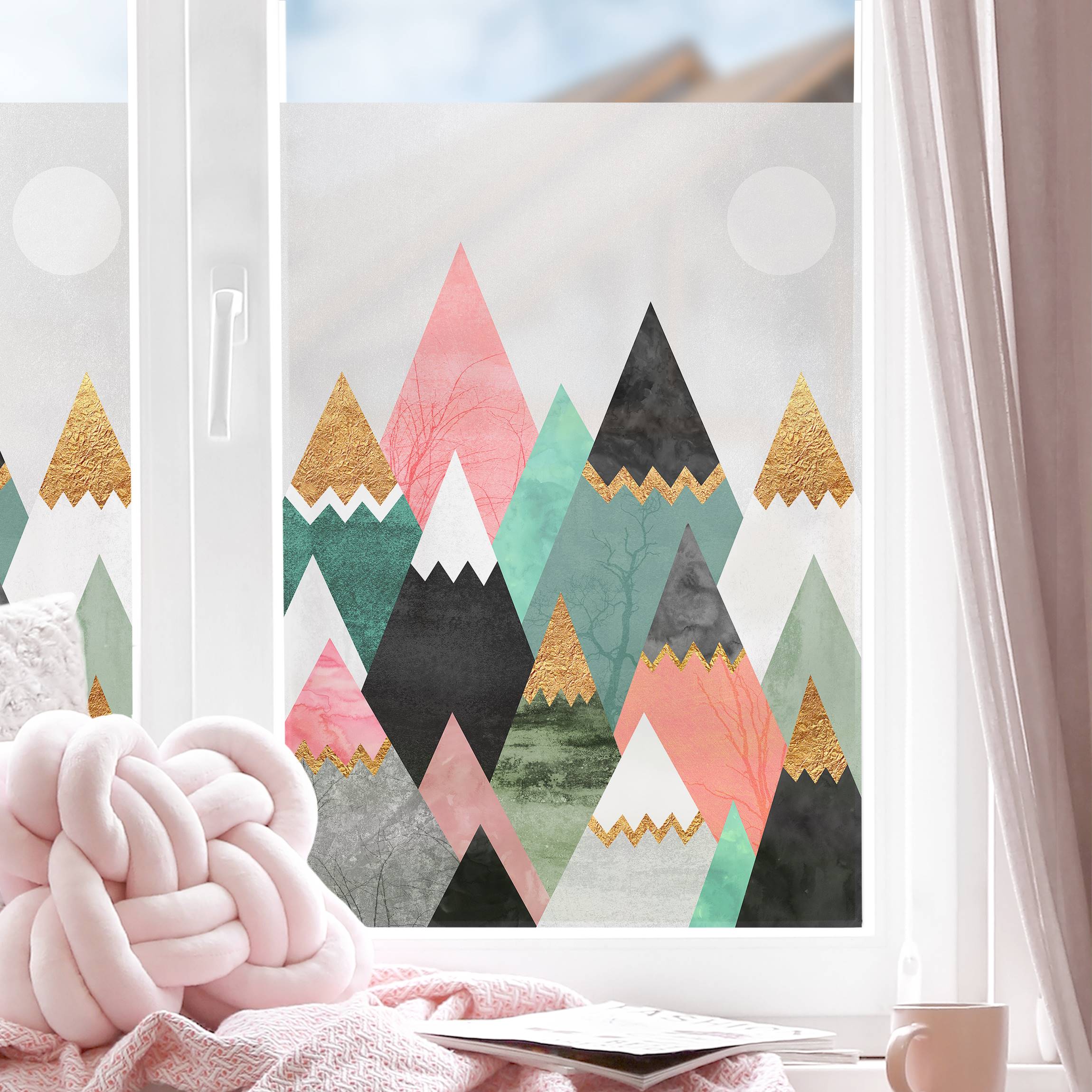 Fensterfolie Dreieckige Berge mit Goldspitzen