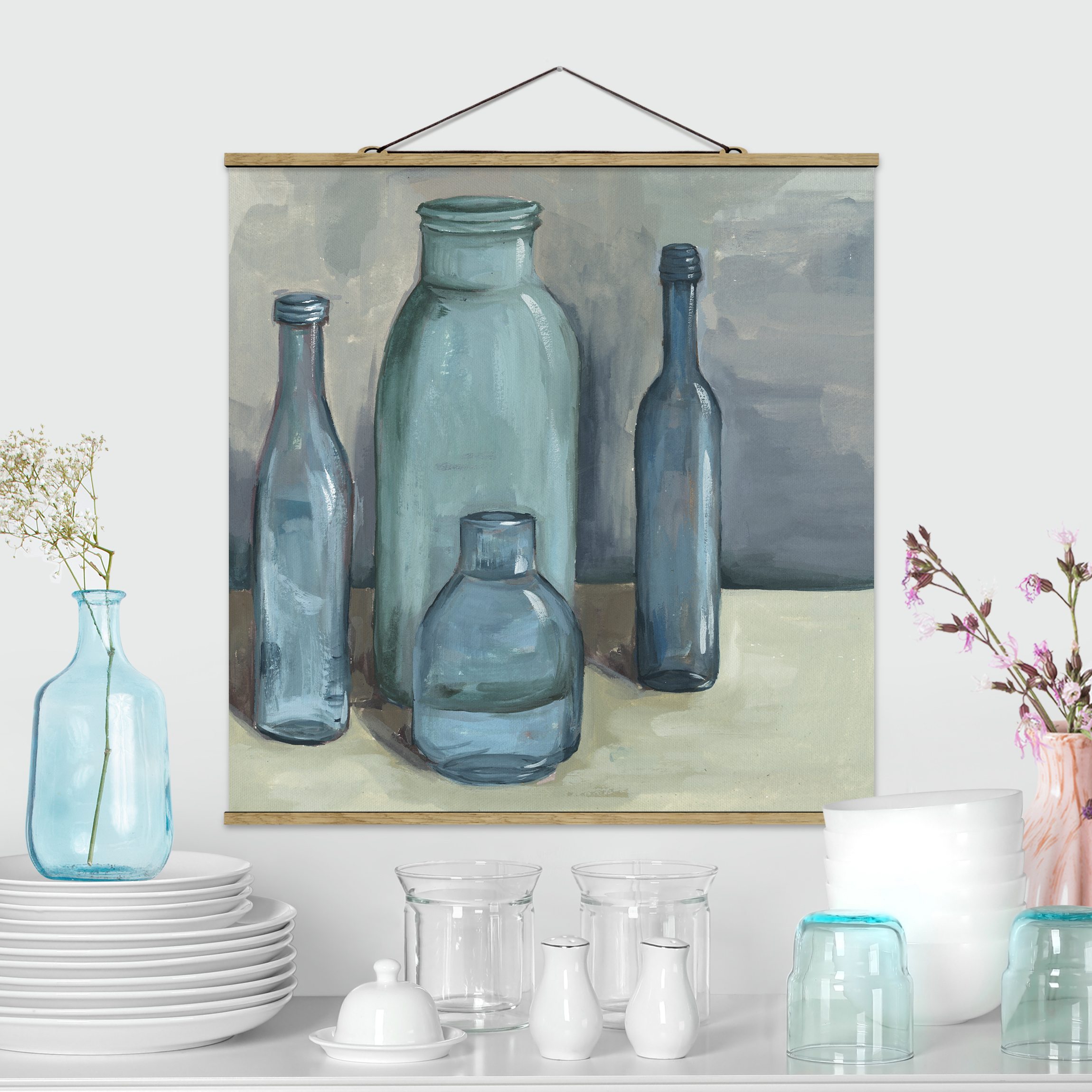 Stoffbild mit Posterleisten Stillleben mit Glasflaschen II