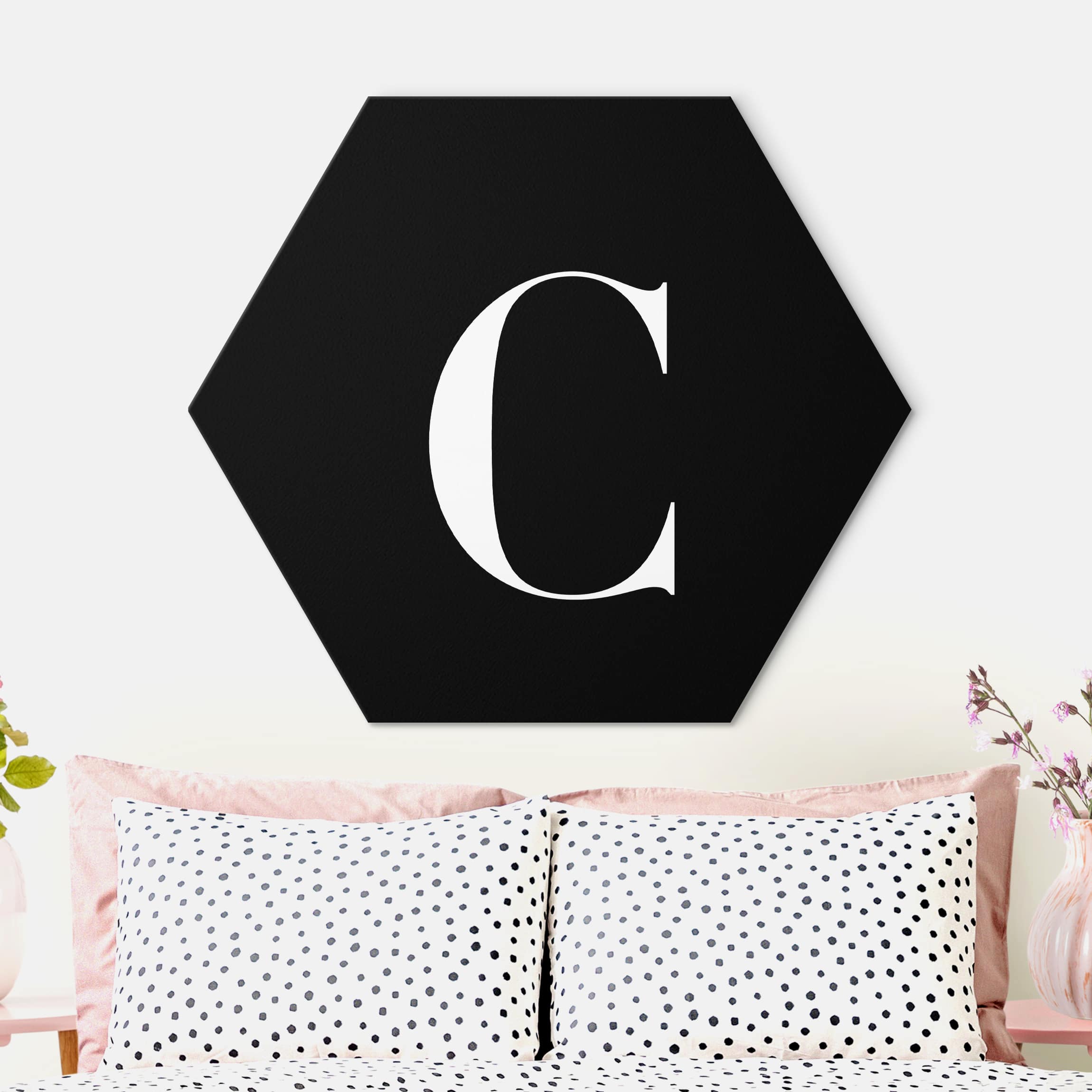 Hexagon-Alu-Dibond Bild Buchstabe Serif Schwarz C
