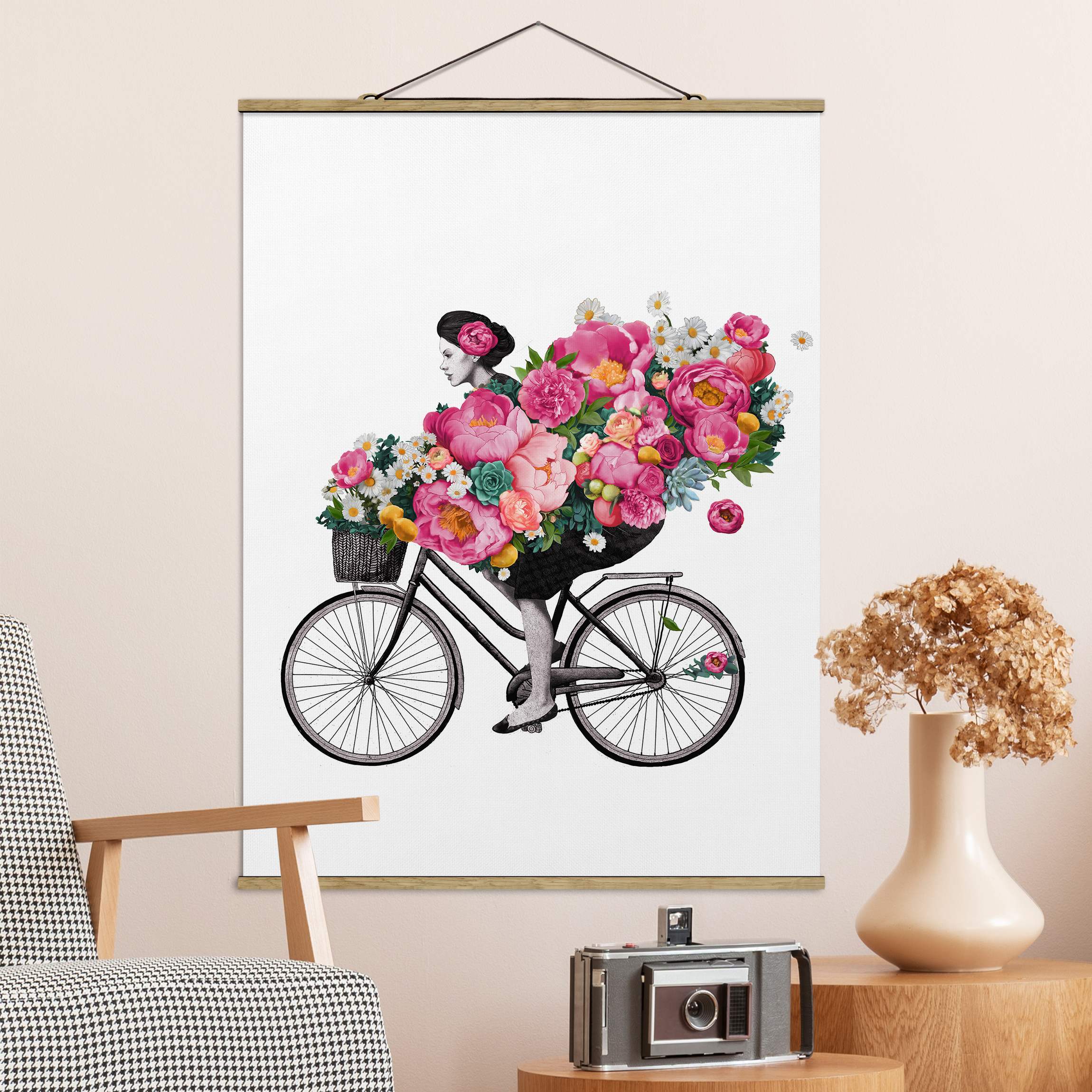 Stoffbild - Hochformat Illustration Frau auf Fahrrad Collage bunte Blumen