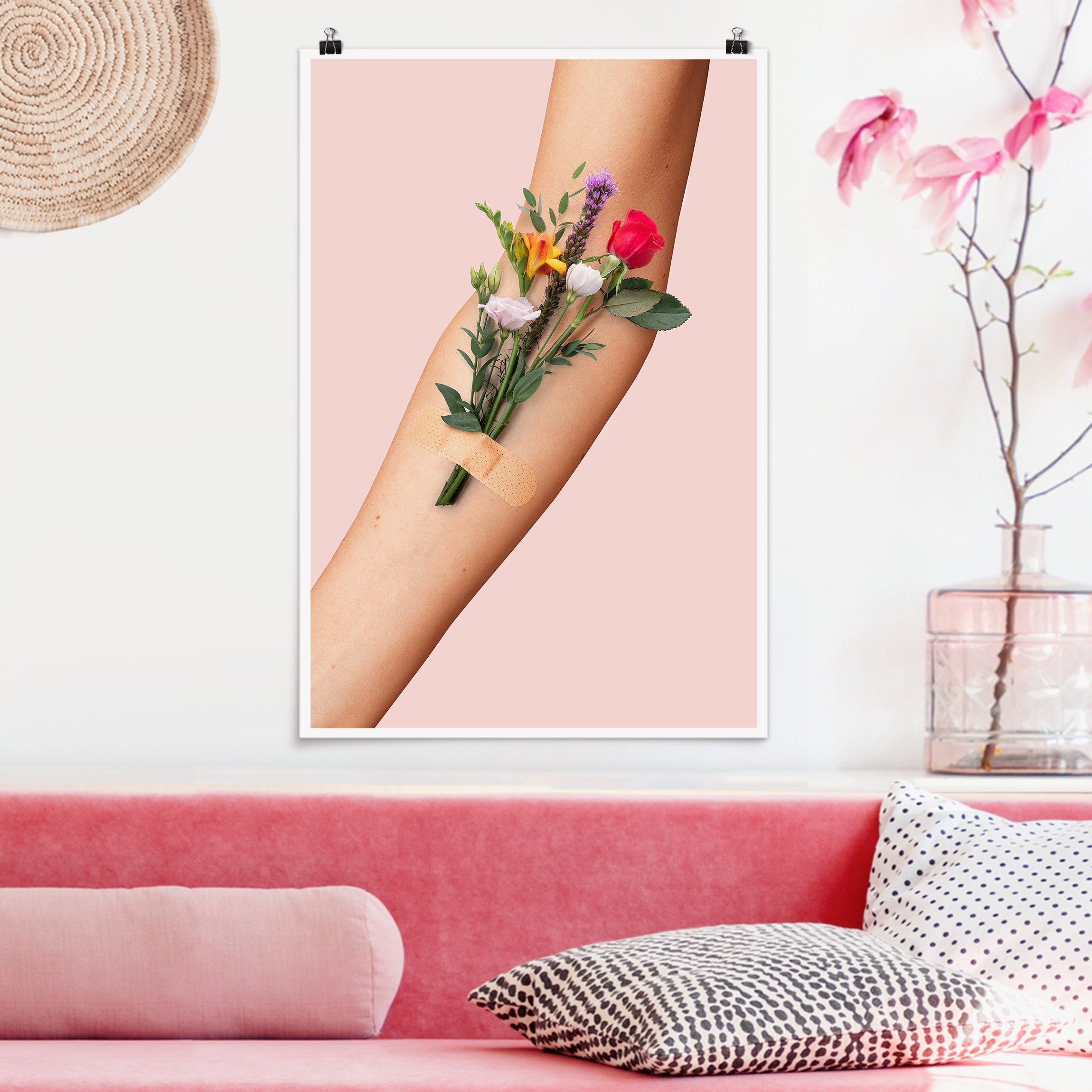 Poster - Hochformat Arm mit Blumen