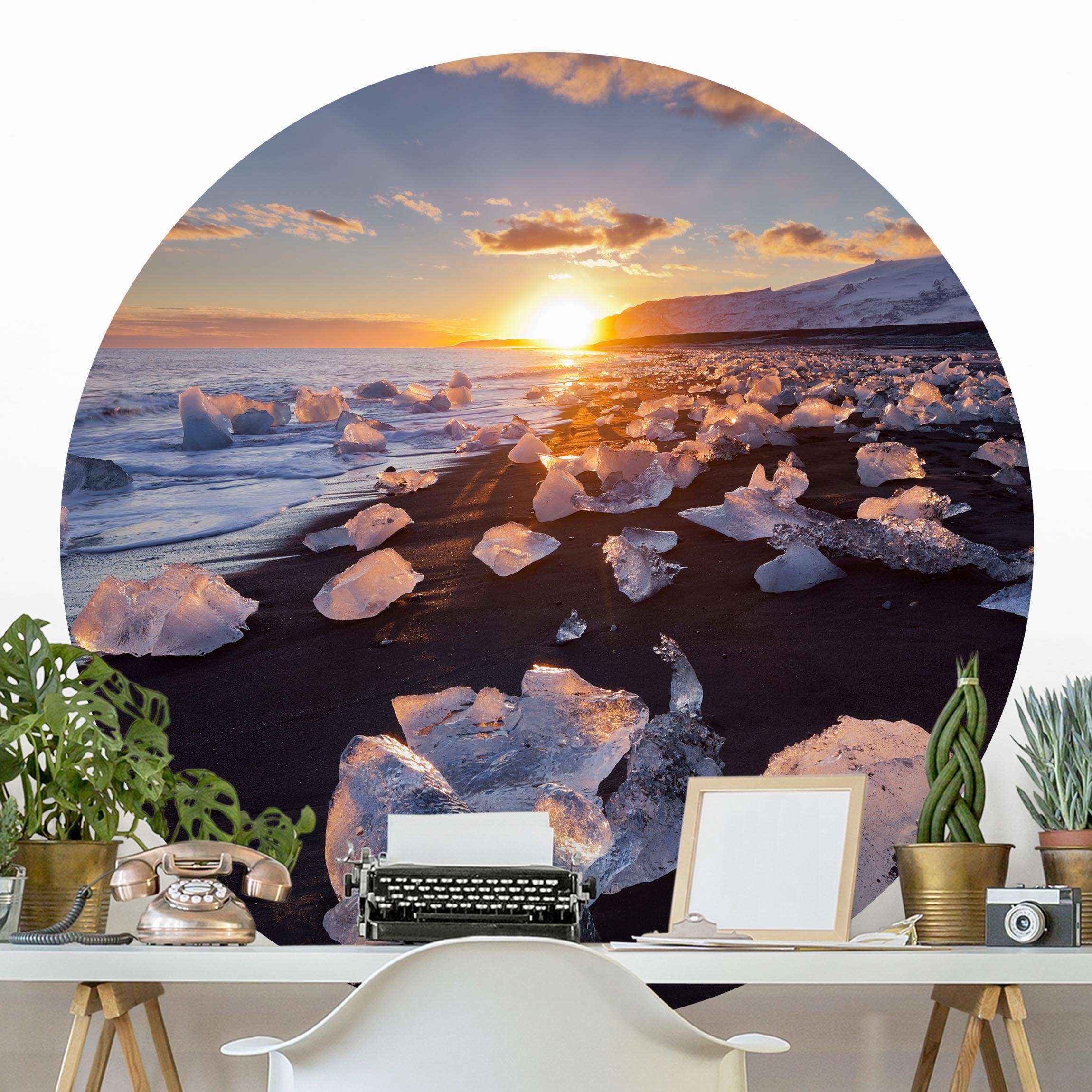 Runde Fototapete selbstklebend Eisbrocken am Strand Island