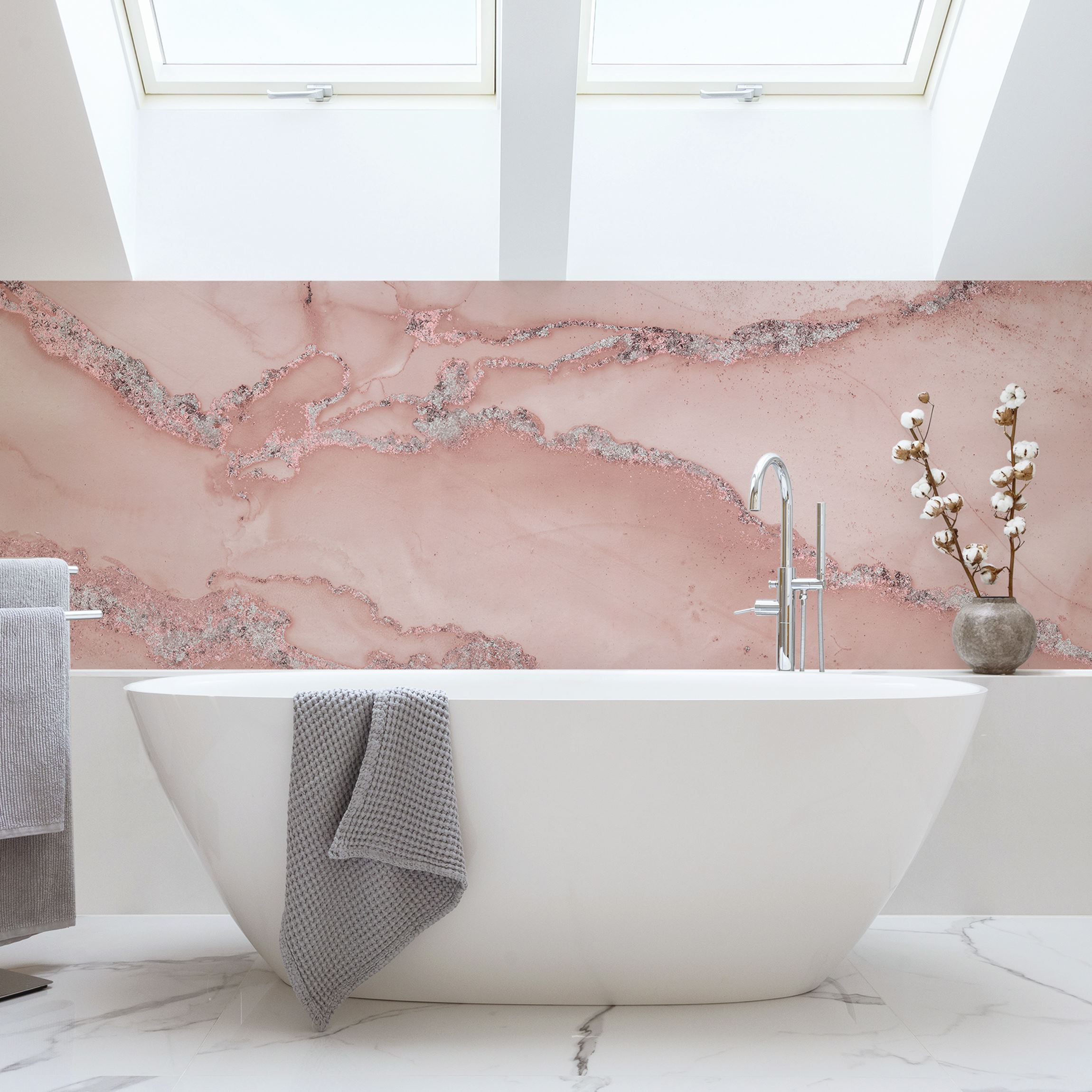 Wandverkleidung Bad Farbexperimente Marmor Rose und Glitzer