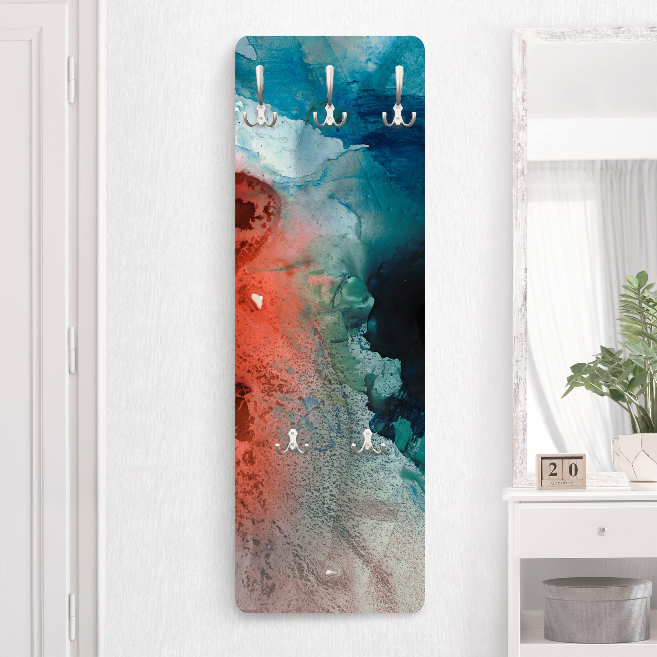 Wandgarderobe Holzpaneel Farbige Wasserspiele