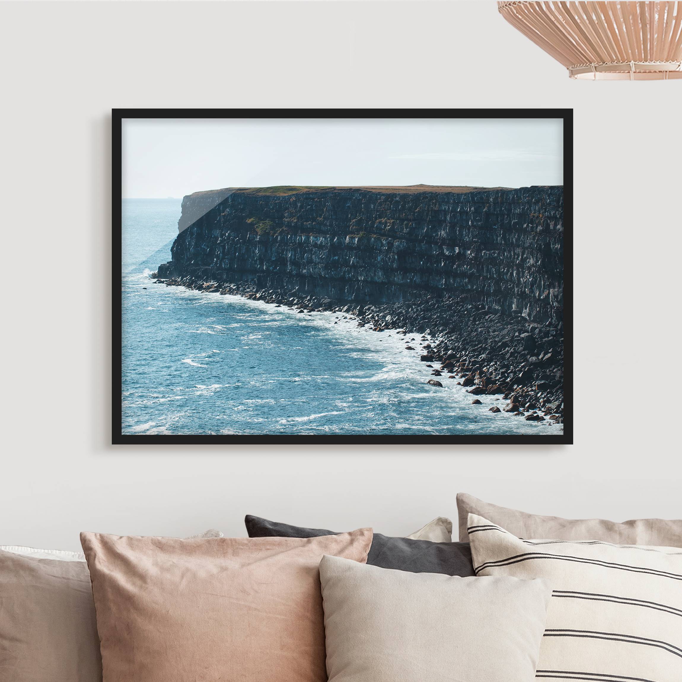 Bild mit Rahmen Felsige Klippen auf Island