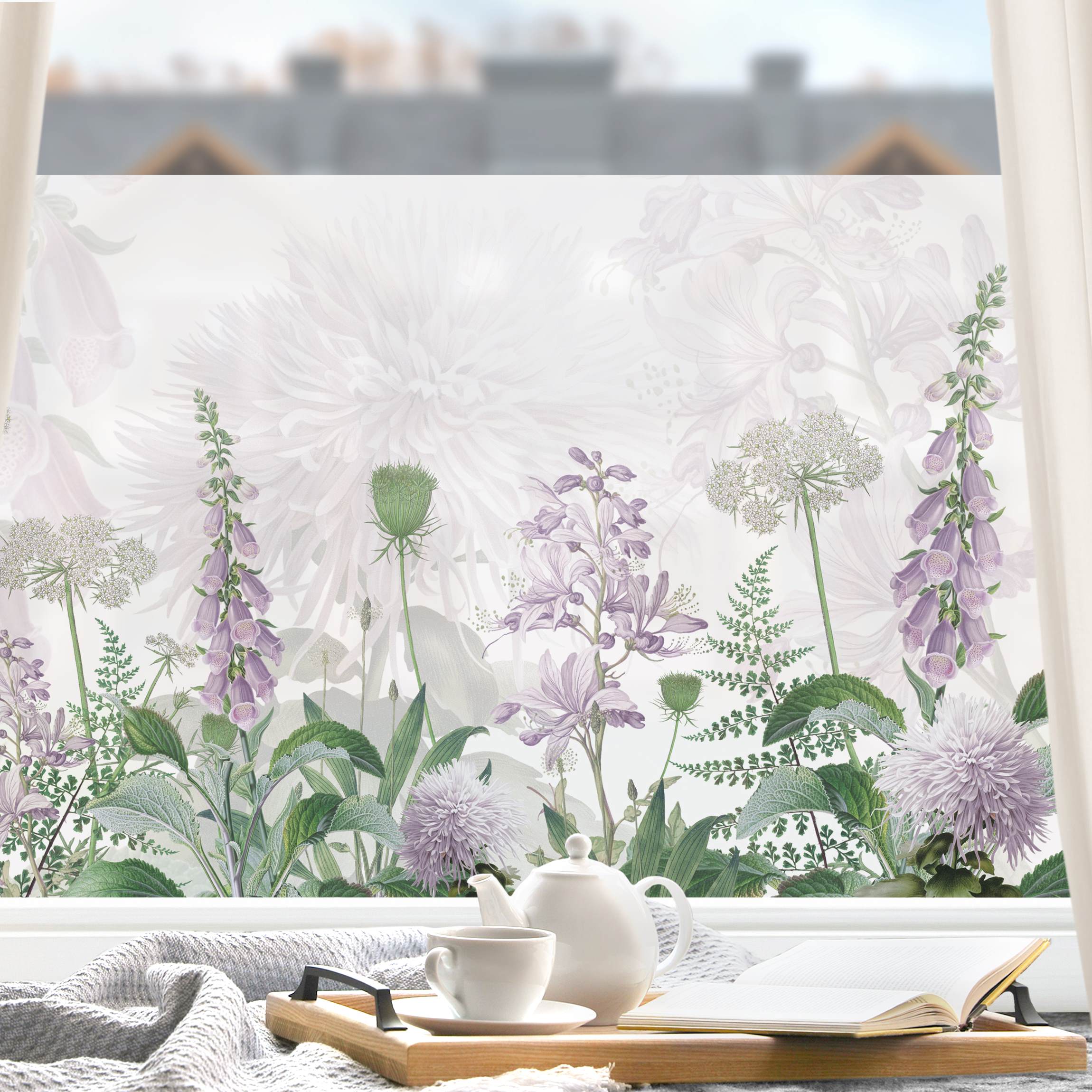 Fensterfolie Fingerhut in zarter Blumenwiese