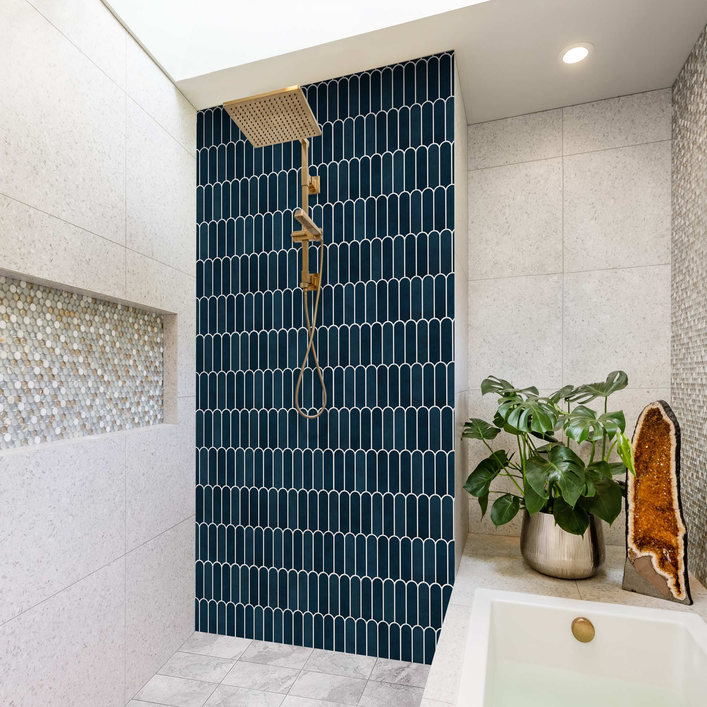 Duschrückwand Fischschuppen Fliesen Dunkelblau