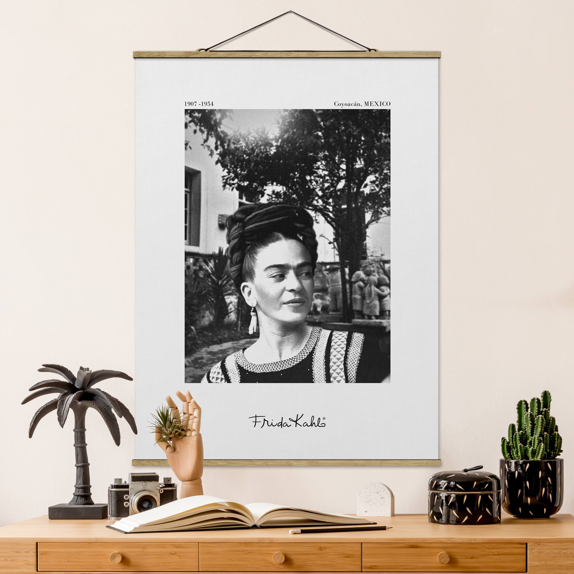 Stoffbild Frida Kahlo Foto Portrait im Garten