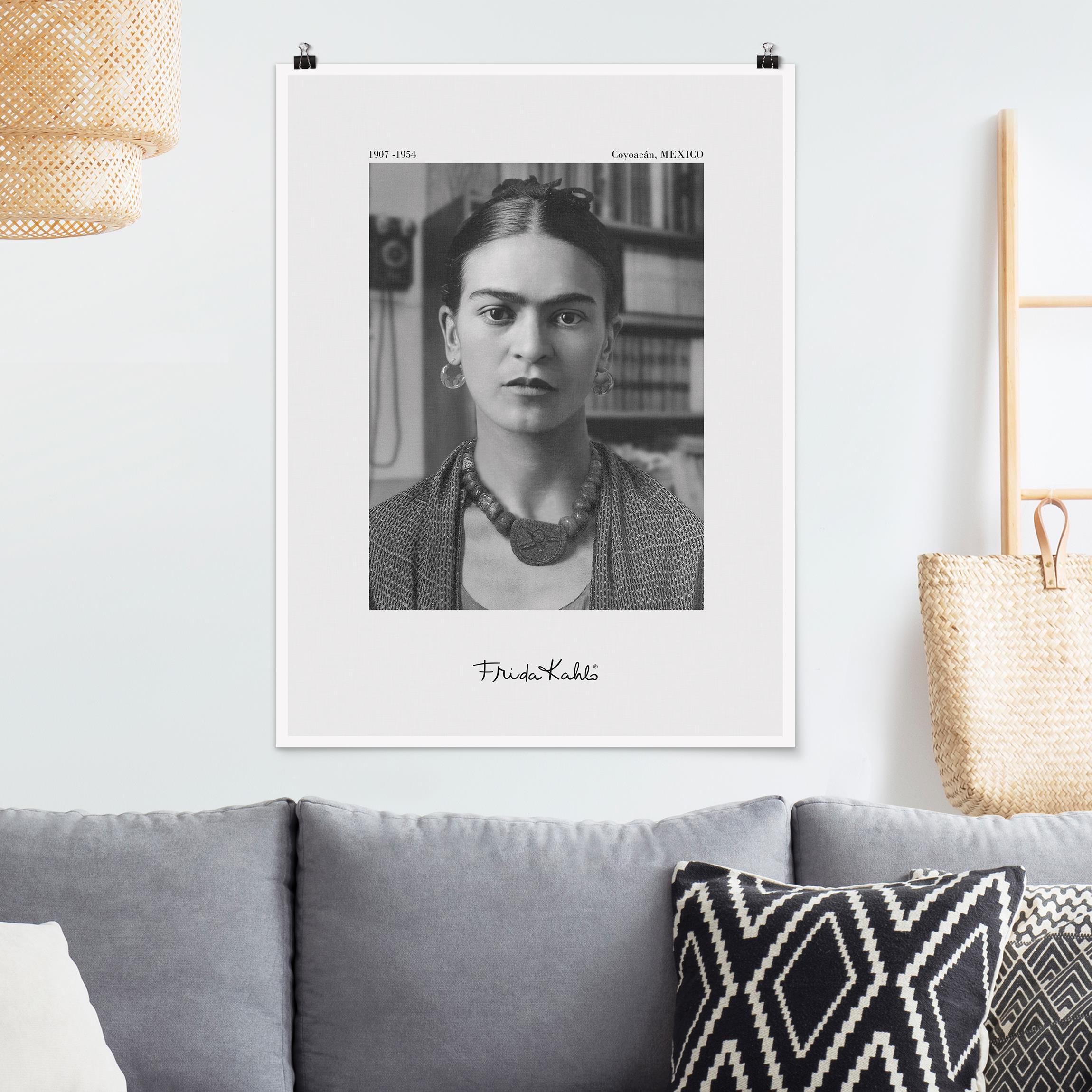 Poster Frida Kahlo Foto Portrait im Haus