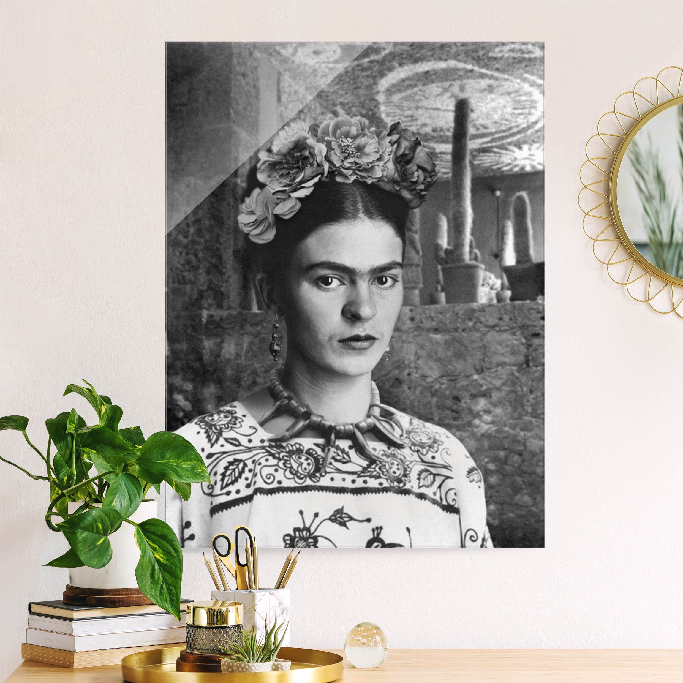 Glasbild Frida Kahlo Foto Portrait vor Kakteen