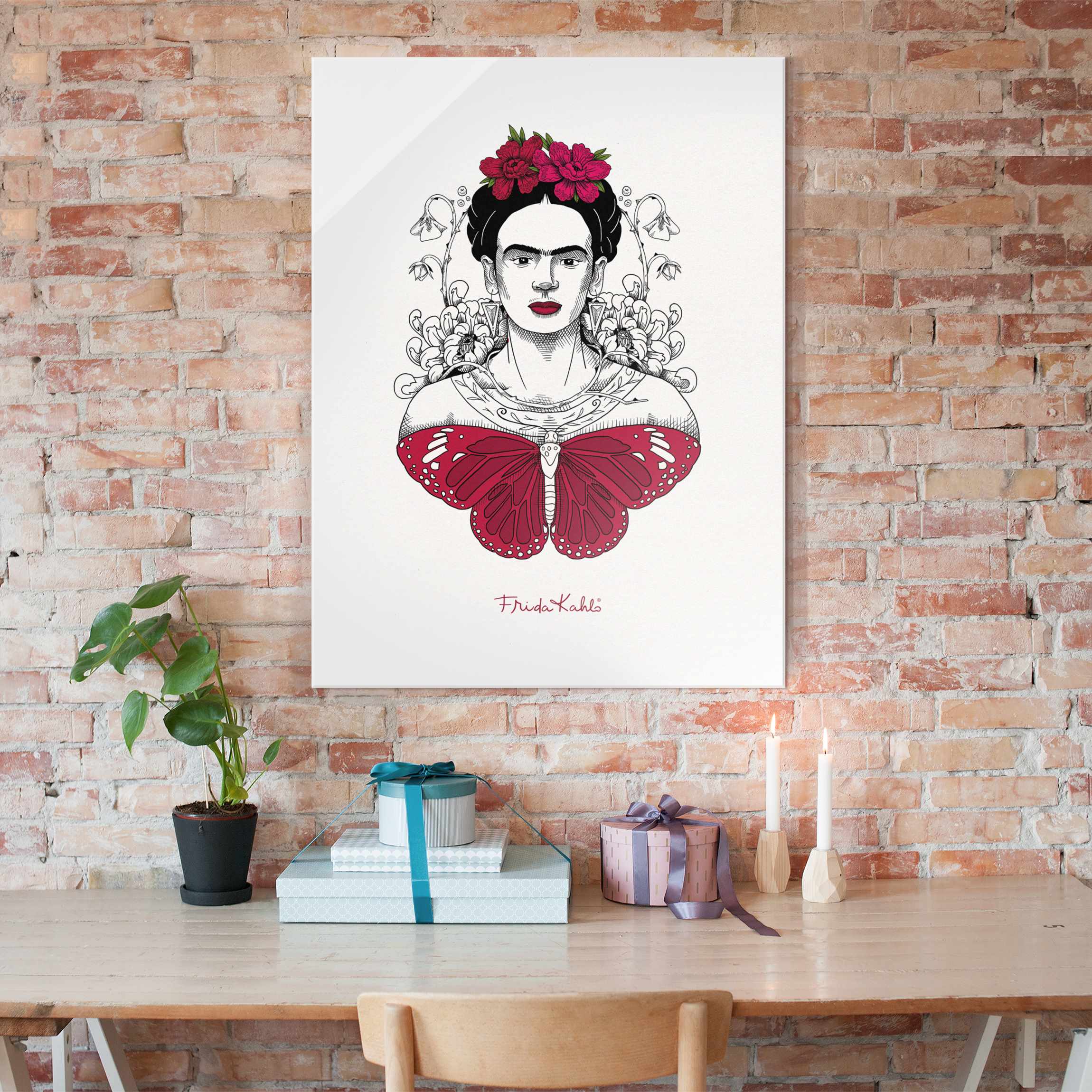 Glasbild Frida Kahlo Portrait mit Blüten und Schmetterling