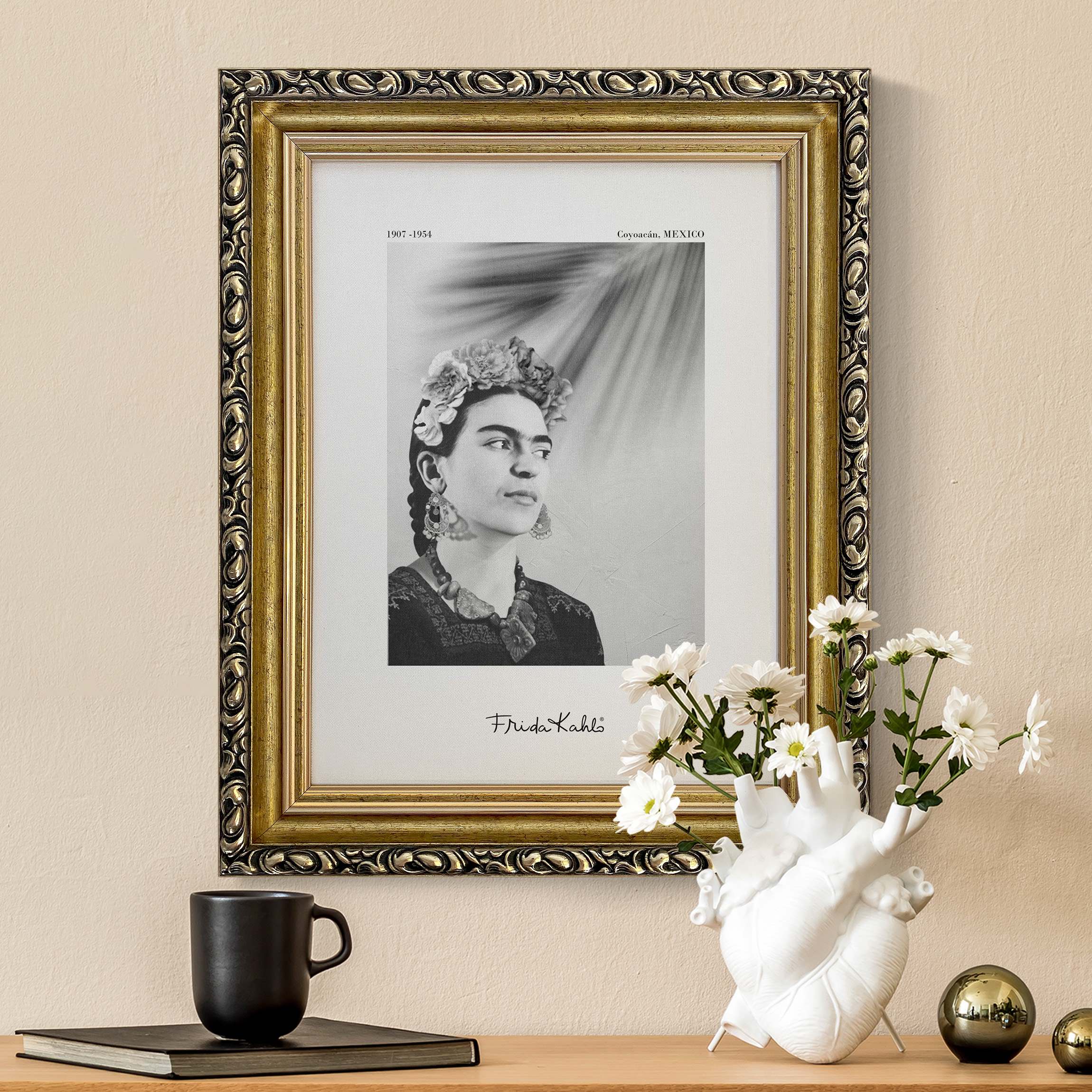 Leinwandbild in Barockrahmen Frida Kahlo Portrait mit Schmuck