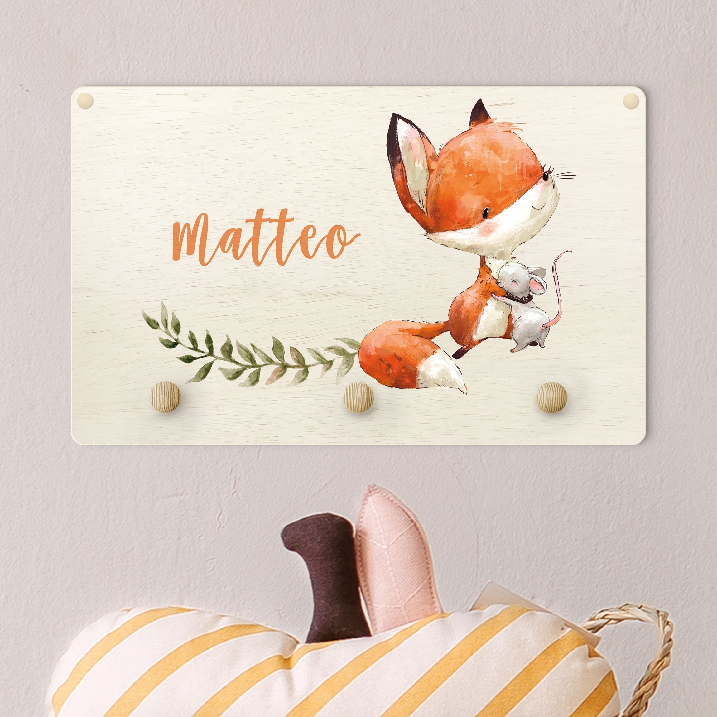 Kindergarderobe Holz mit Namen Fuchs und Maus sind Freunde mit Wunschname