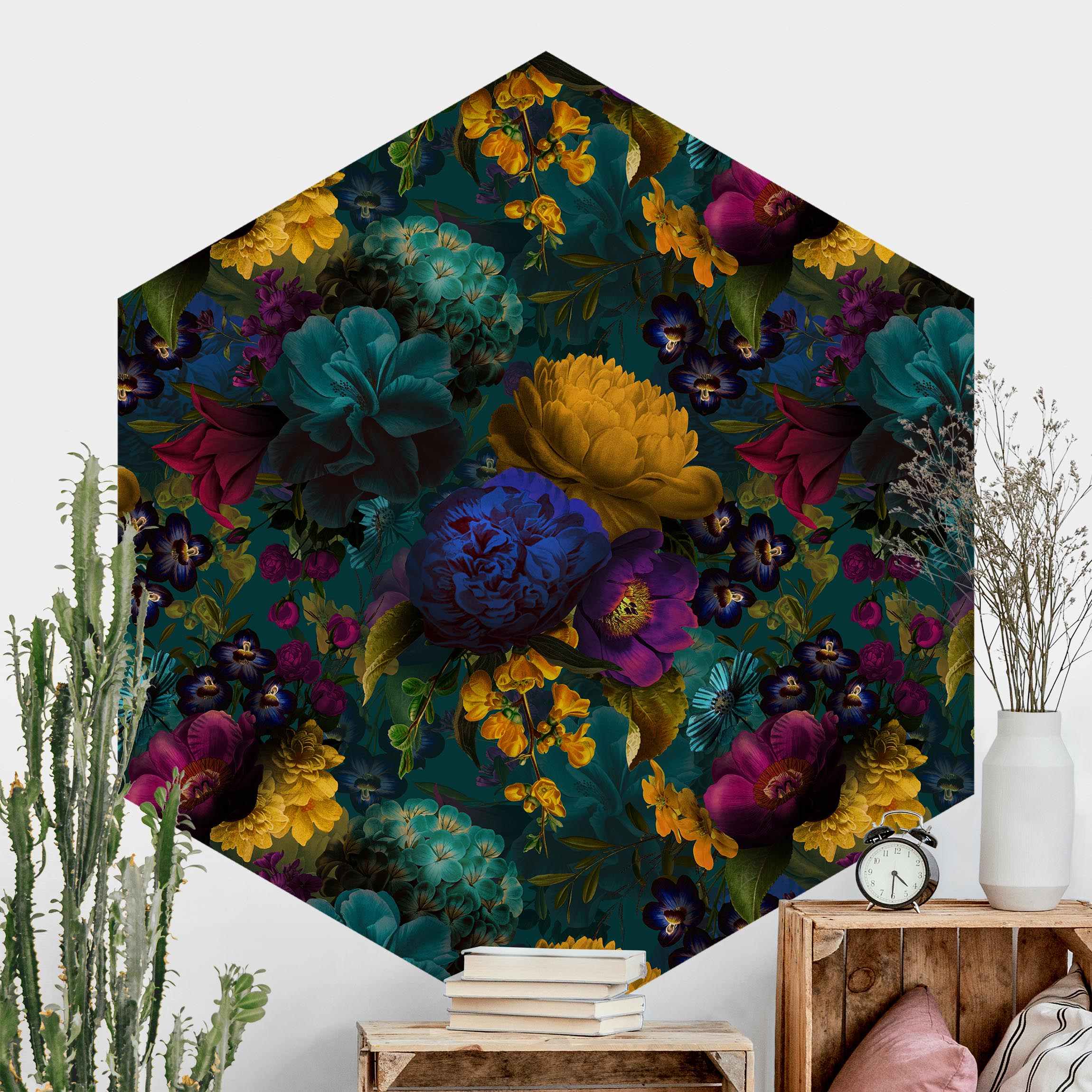Hexagon Mustertapete Gelbe Blüten mit Blauen Blumen vor Türkis