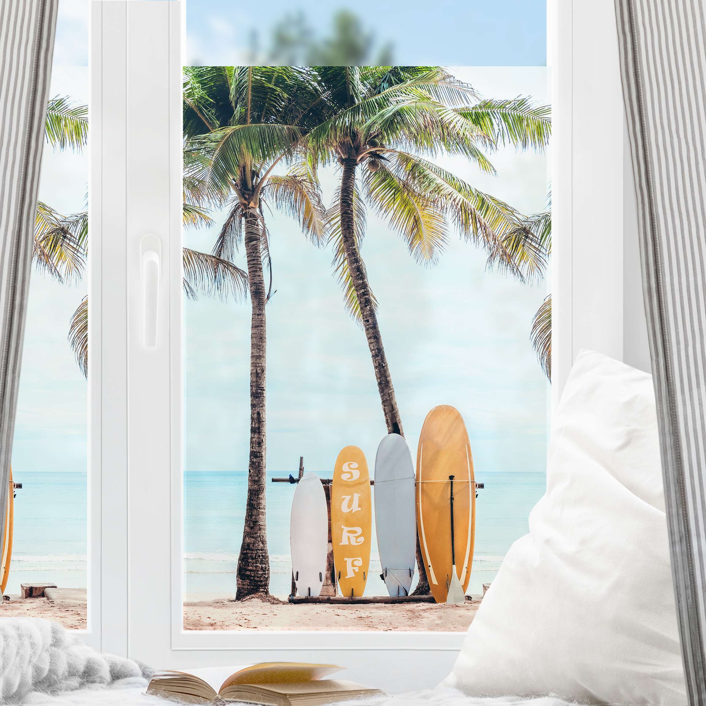 Fensterfolie Gelbe Surfboards unter Palmen