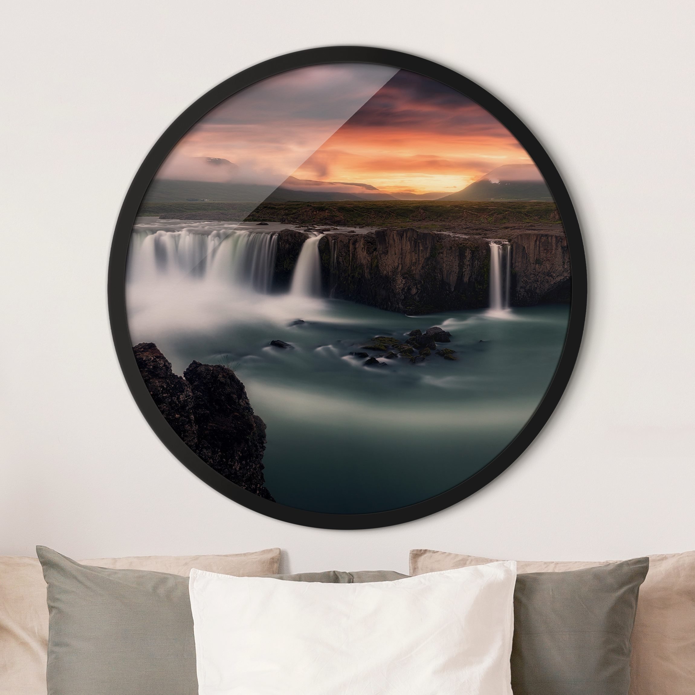 Rundes Bild mit Rahmen Goðafoss Wasserfall in Island