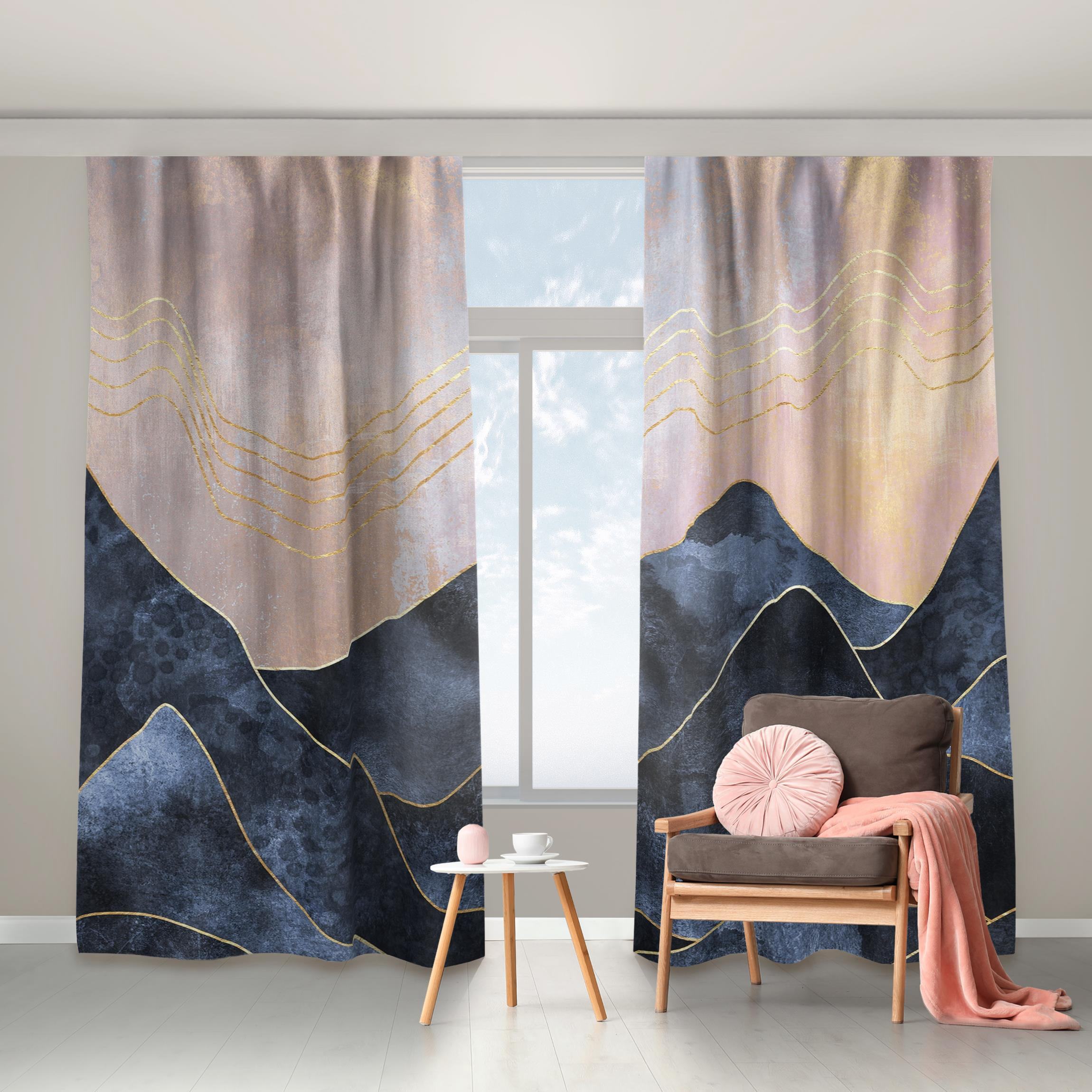 Vorhang Goldene Dämmerung über Gebirge