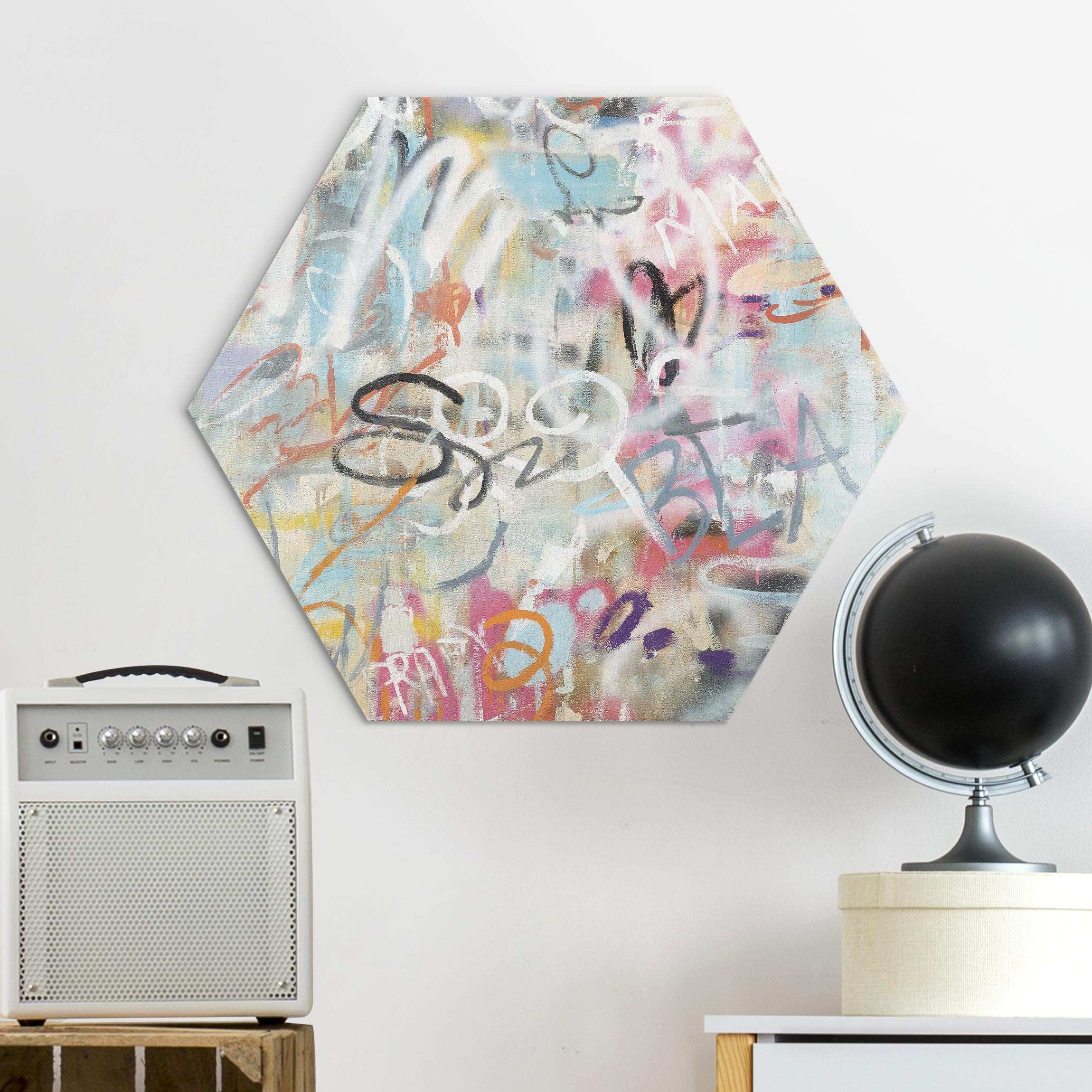 Hexagon-Alu-Dibond Bild Graffiti Love in Pastell