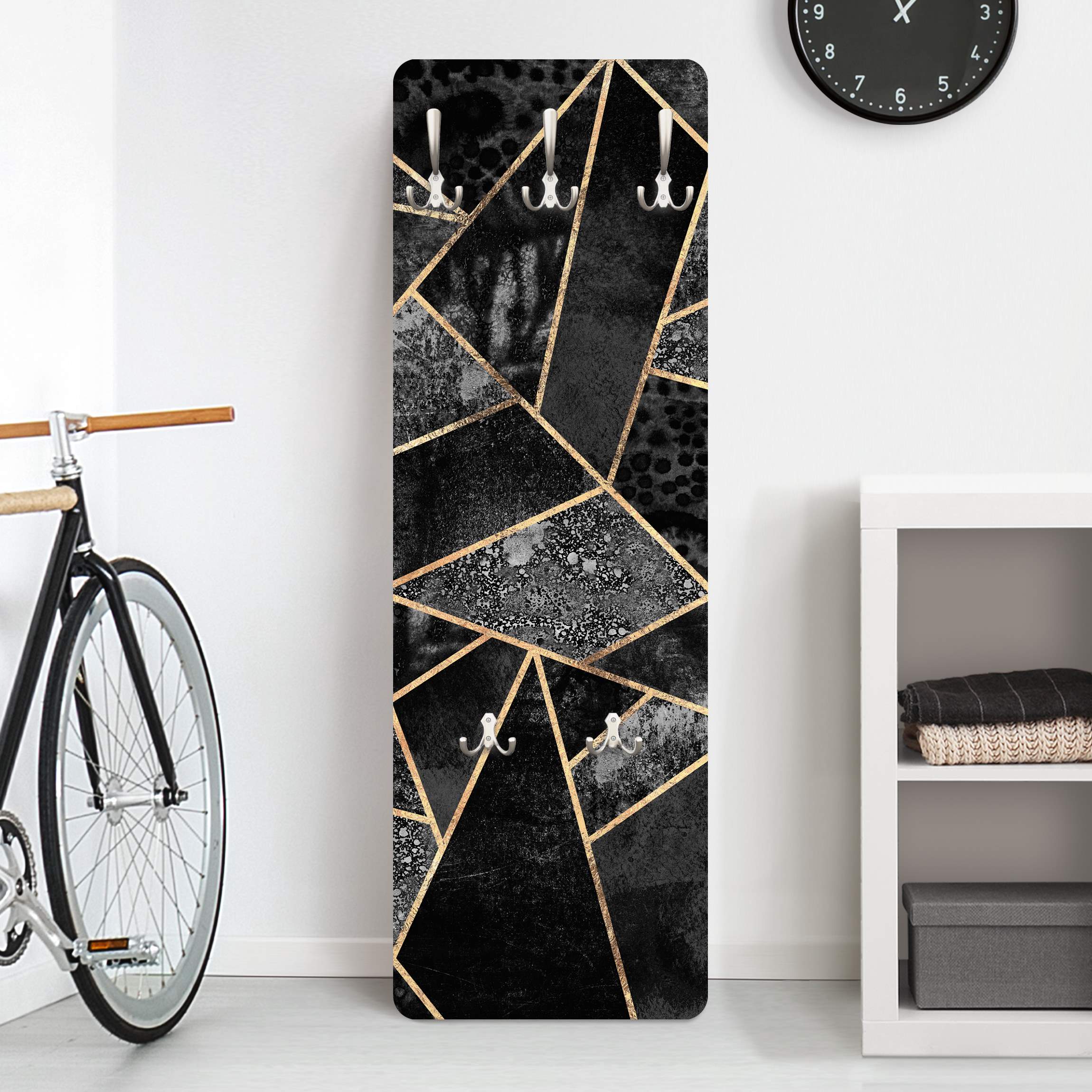 Wandgarderobe Graue Dreiecke Gold