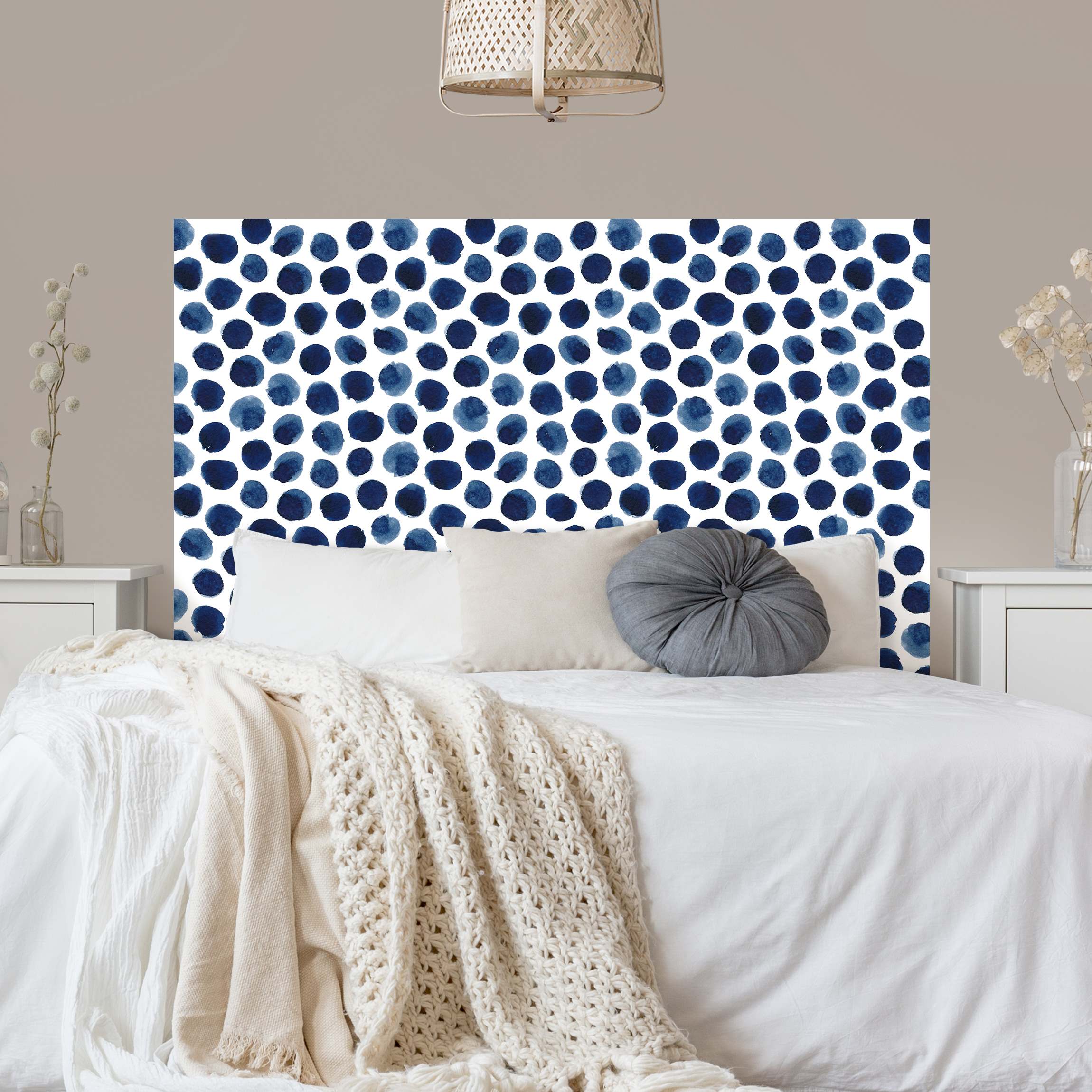Kopfteil Bett Große Aquarell Polkadots in Indigo