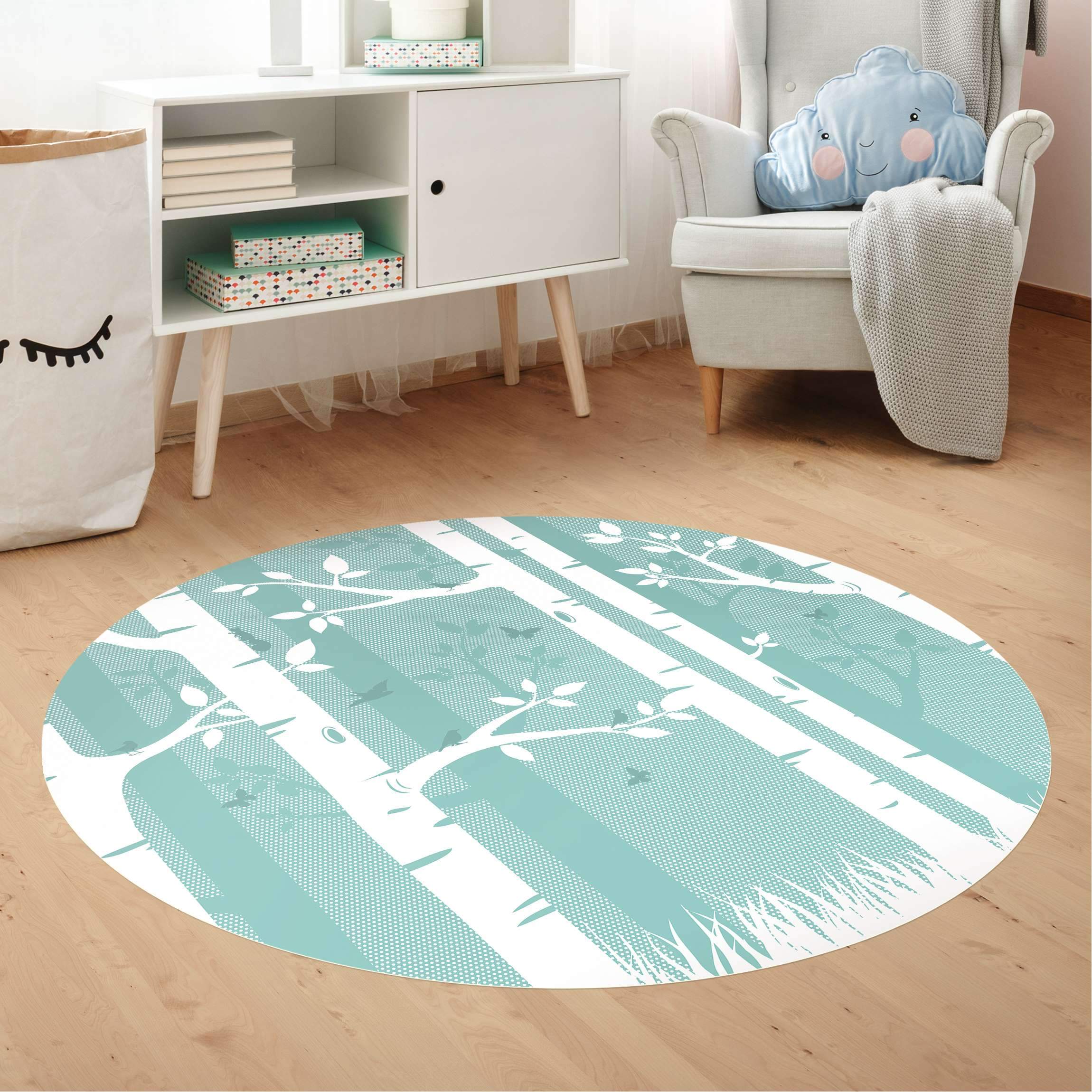 Runder Vinyl-Teppich Grüner Birkenwald mit Schmetterlingen und Vögel