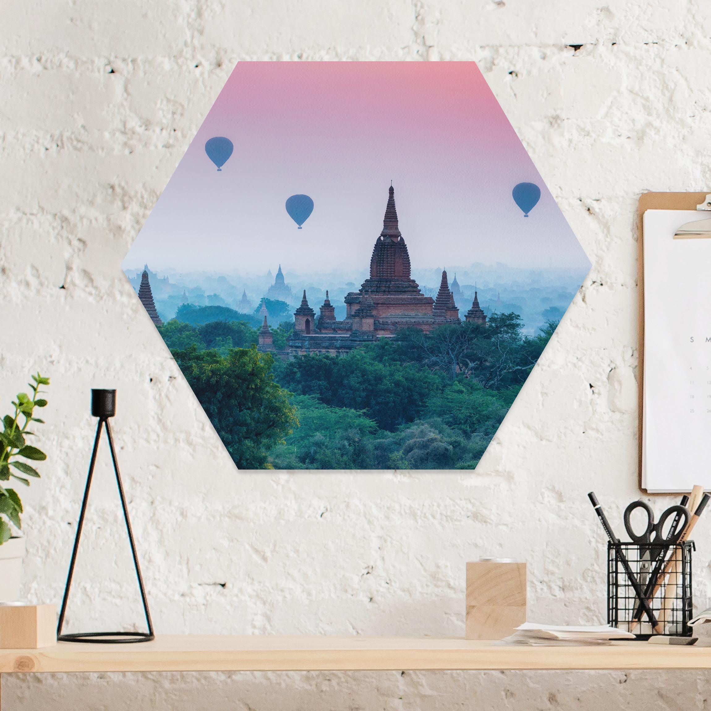Hexagon-Forexbild Heißluftballons über Tempelanlage