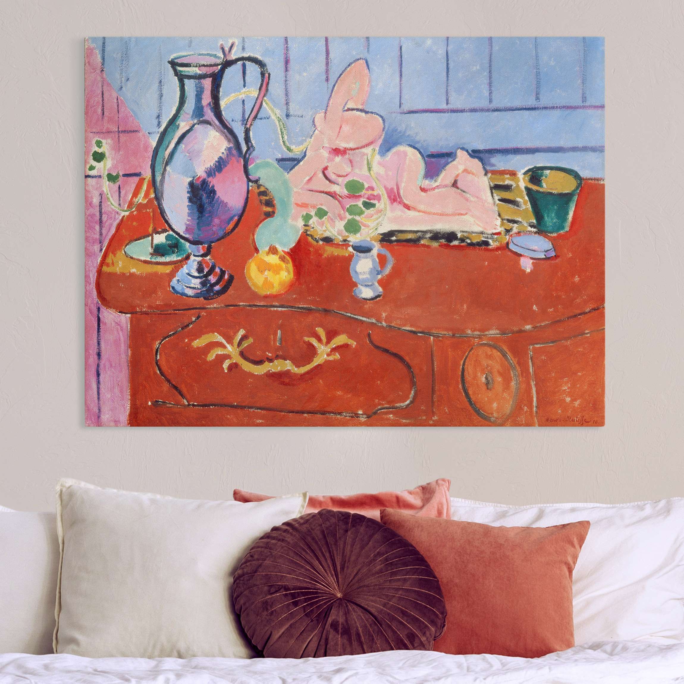 Leinwandbild Henri Matisse - Stillleben mit Krug und lila Statuette auf roter Kommode