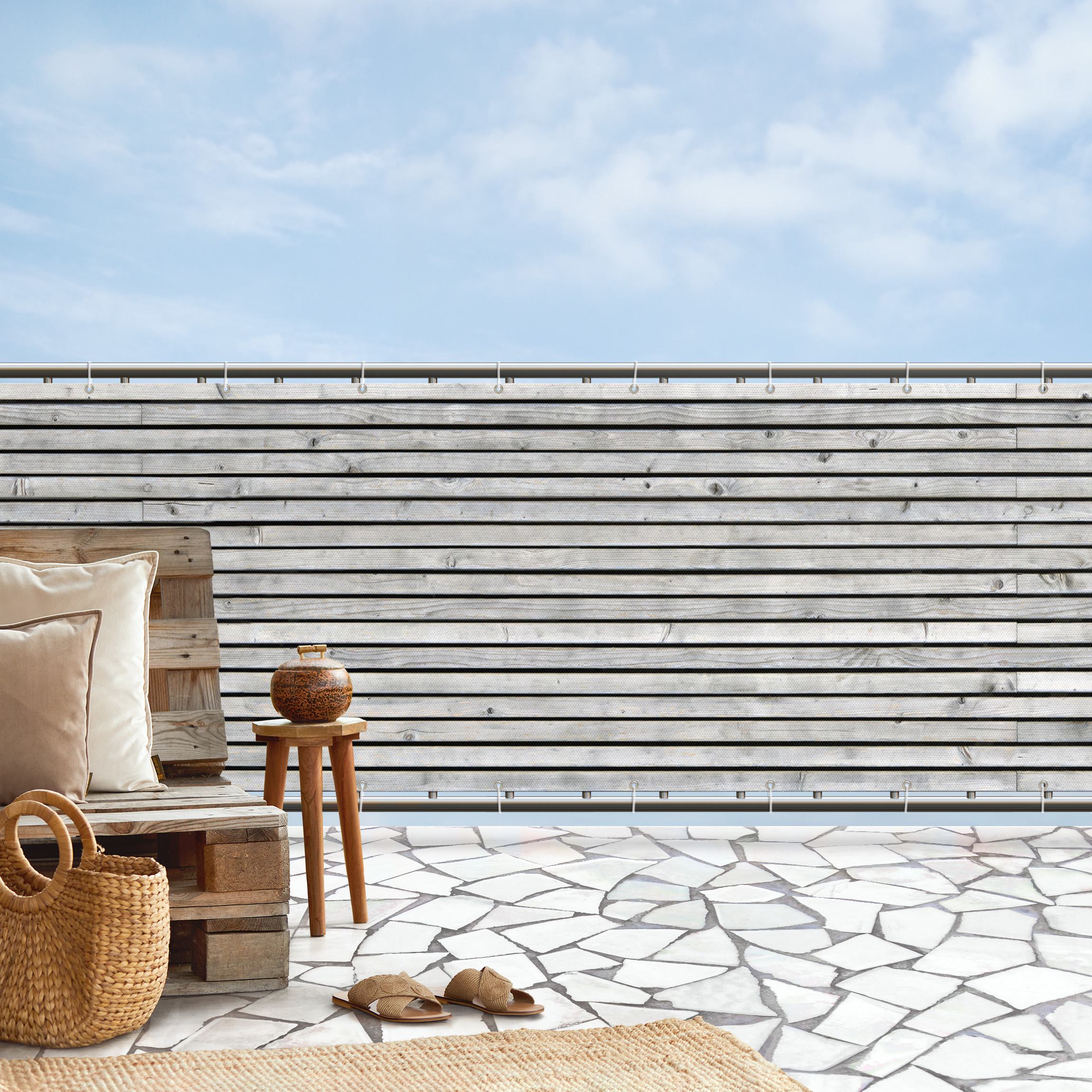Balkon Sichtschutz Holzwand mit schmalen Leisten schwarz weiß