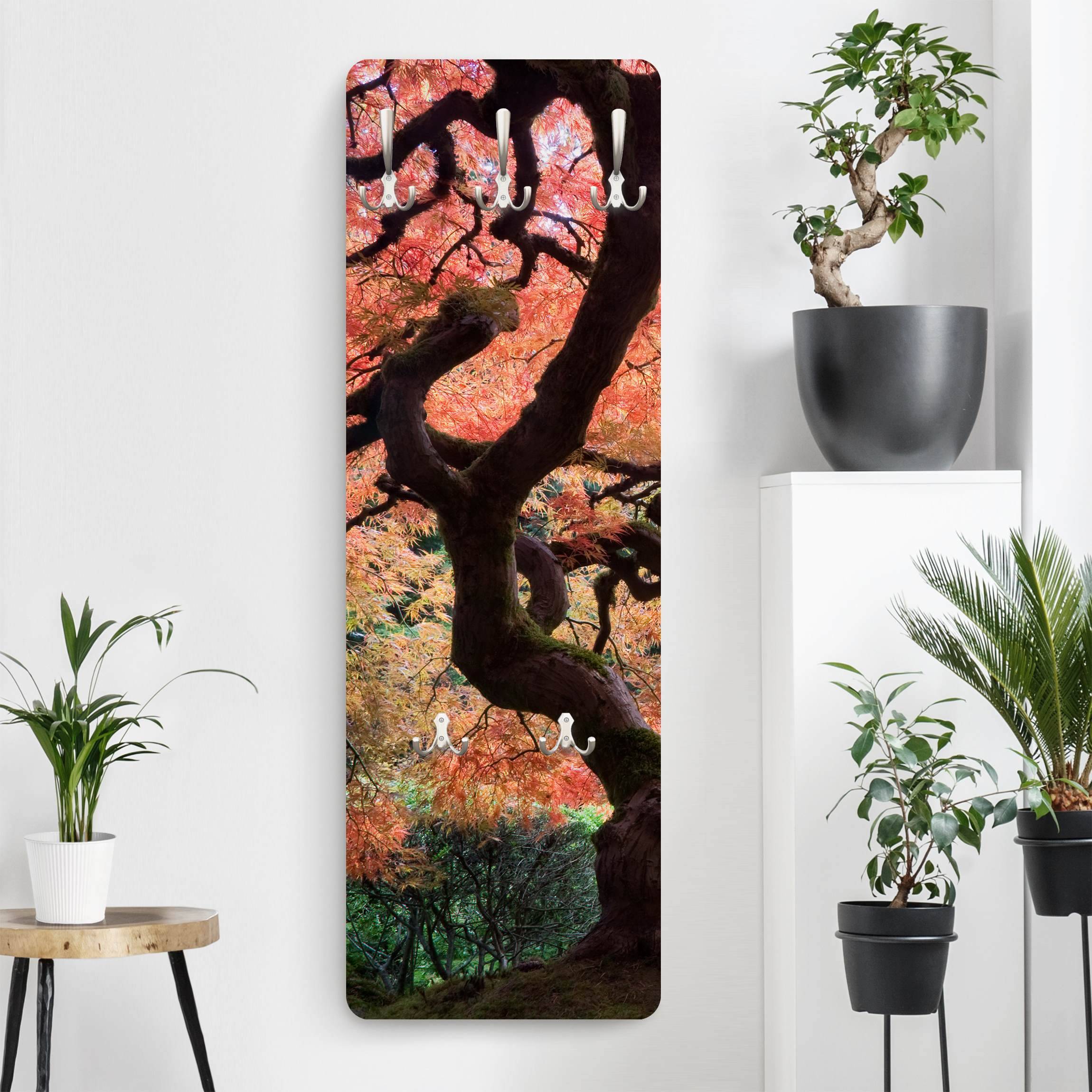 Wandgarderobe Holzpaneel Japanischer Garten