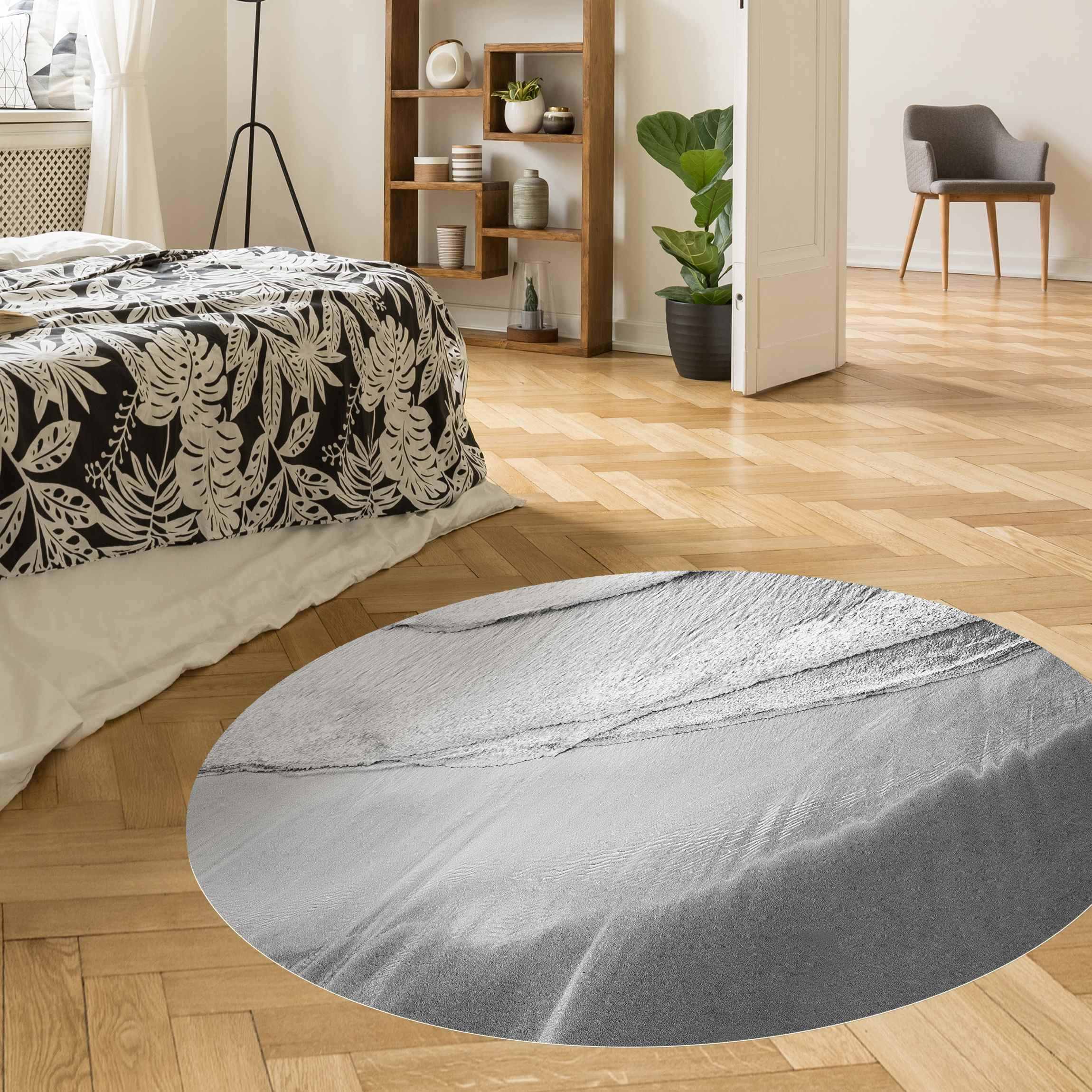 Runder Vinyl-Teppich Leichter Wellengang am Strand Schwarz Weiß