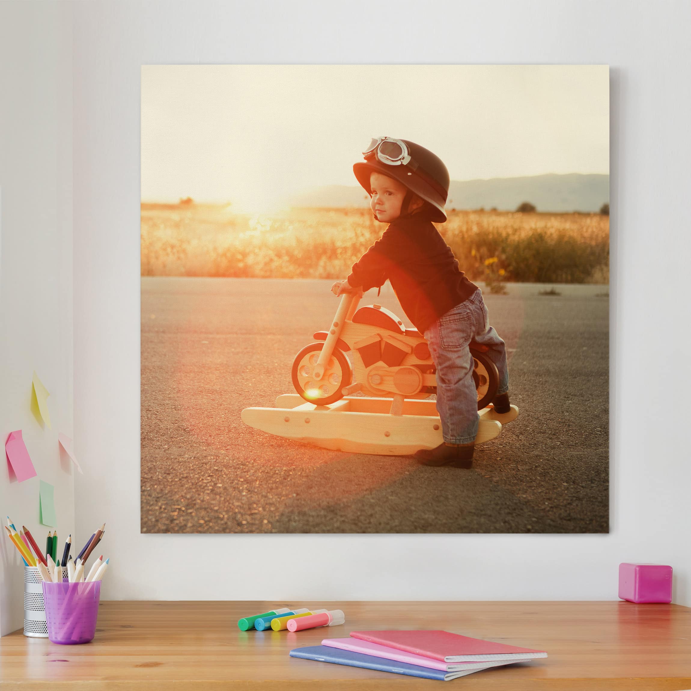 Leinwandbild - Quadrat Baby Biker
