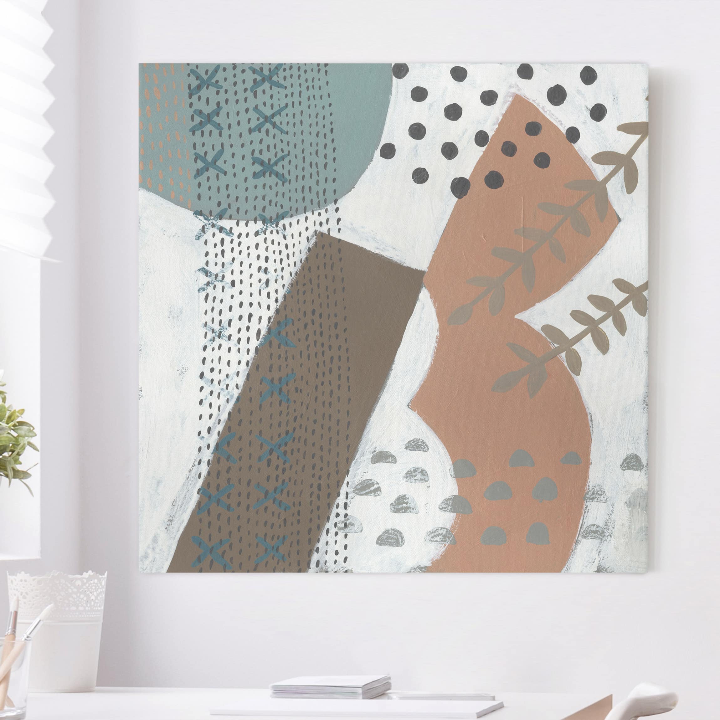 Leinwandbild - Quadrat Karneval der Formen in Lachs I