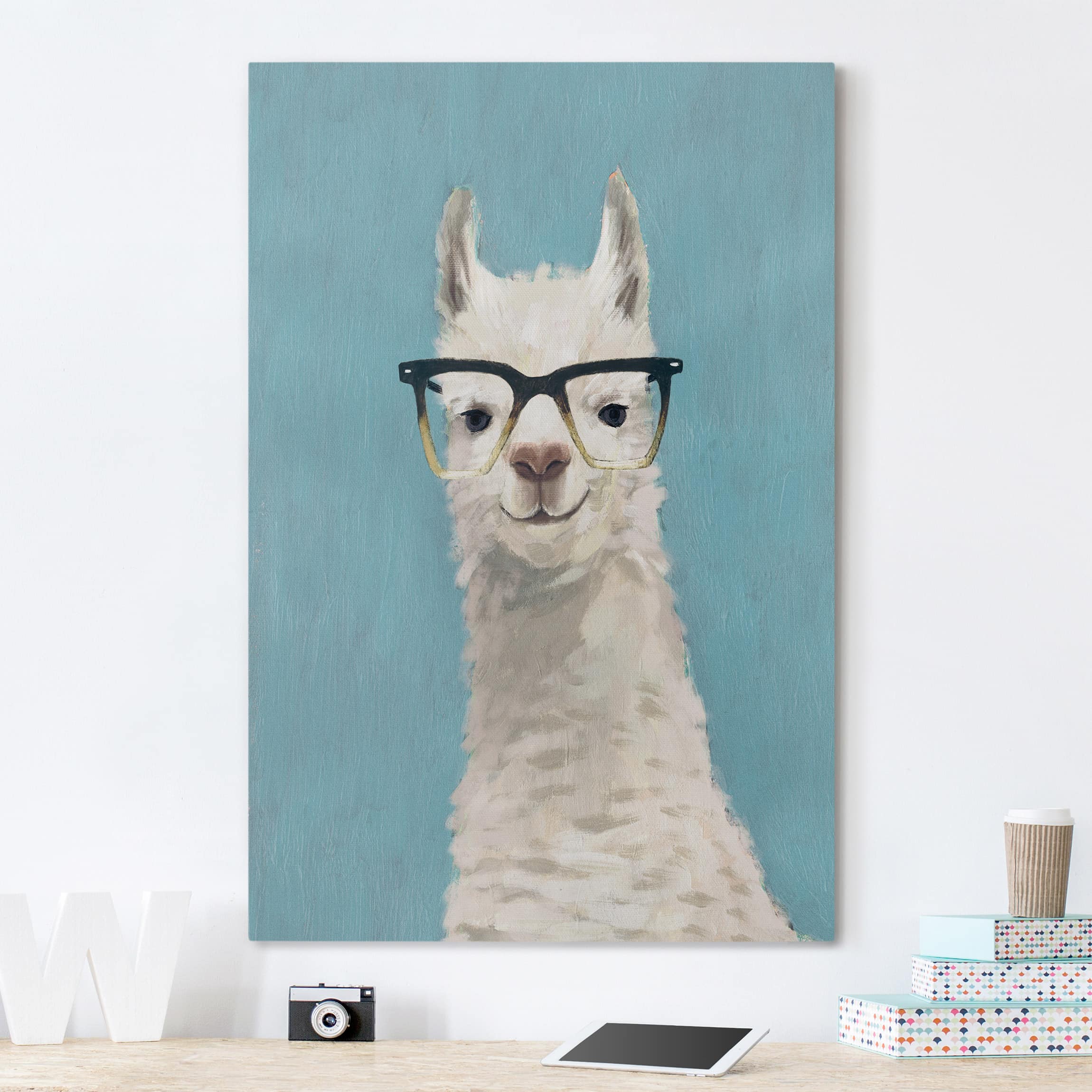 Leinwandbild - Hochformat Lama mit Brille IV