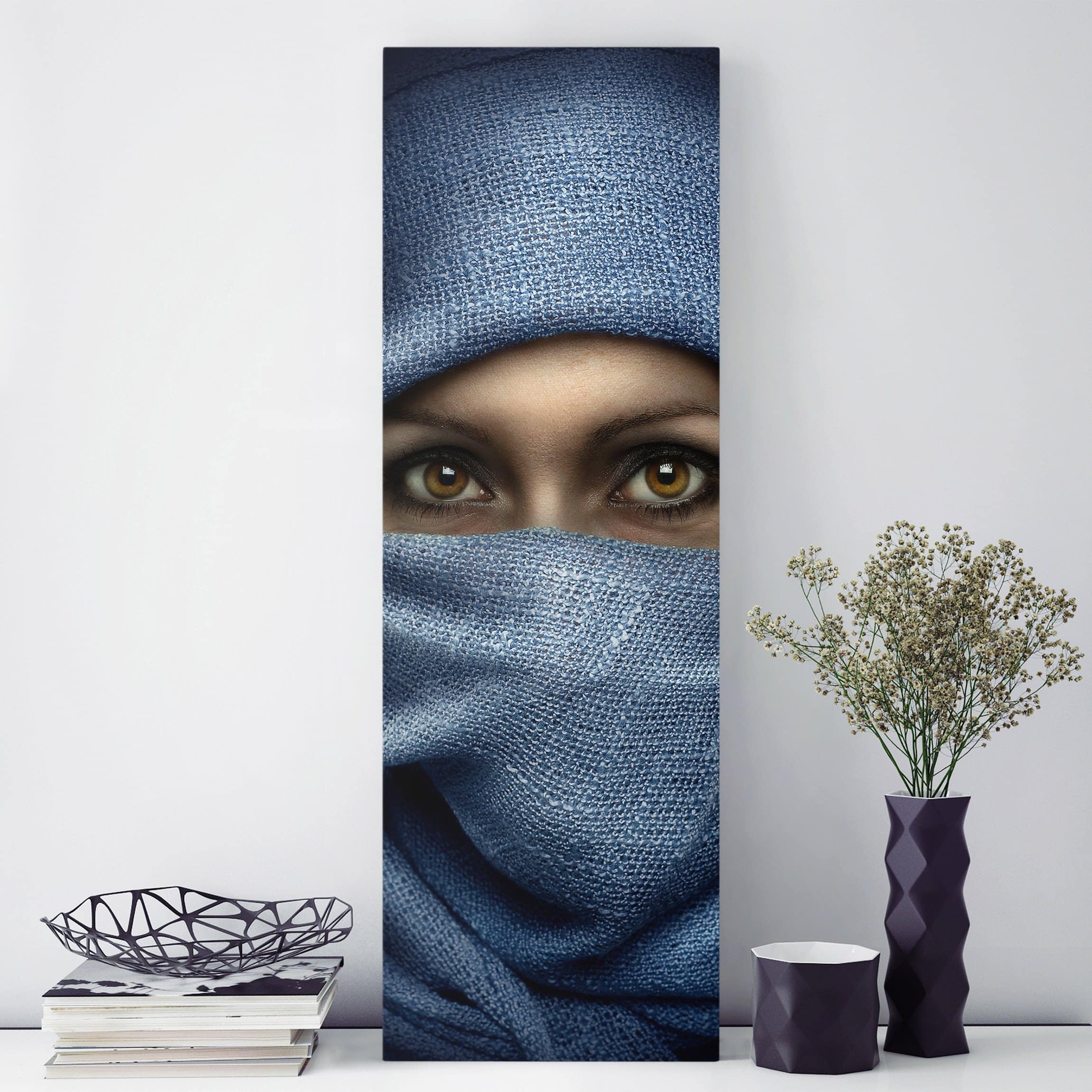 Leinwandbild - Hochformat Oriental Beauty