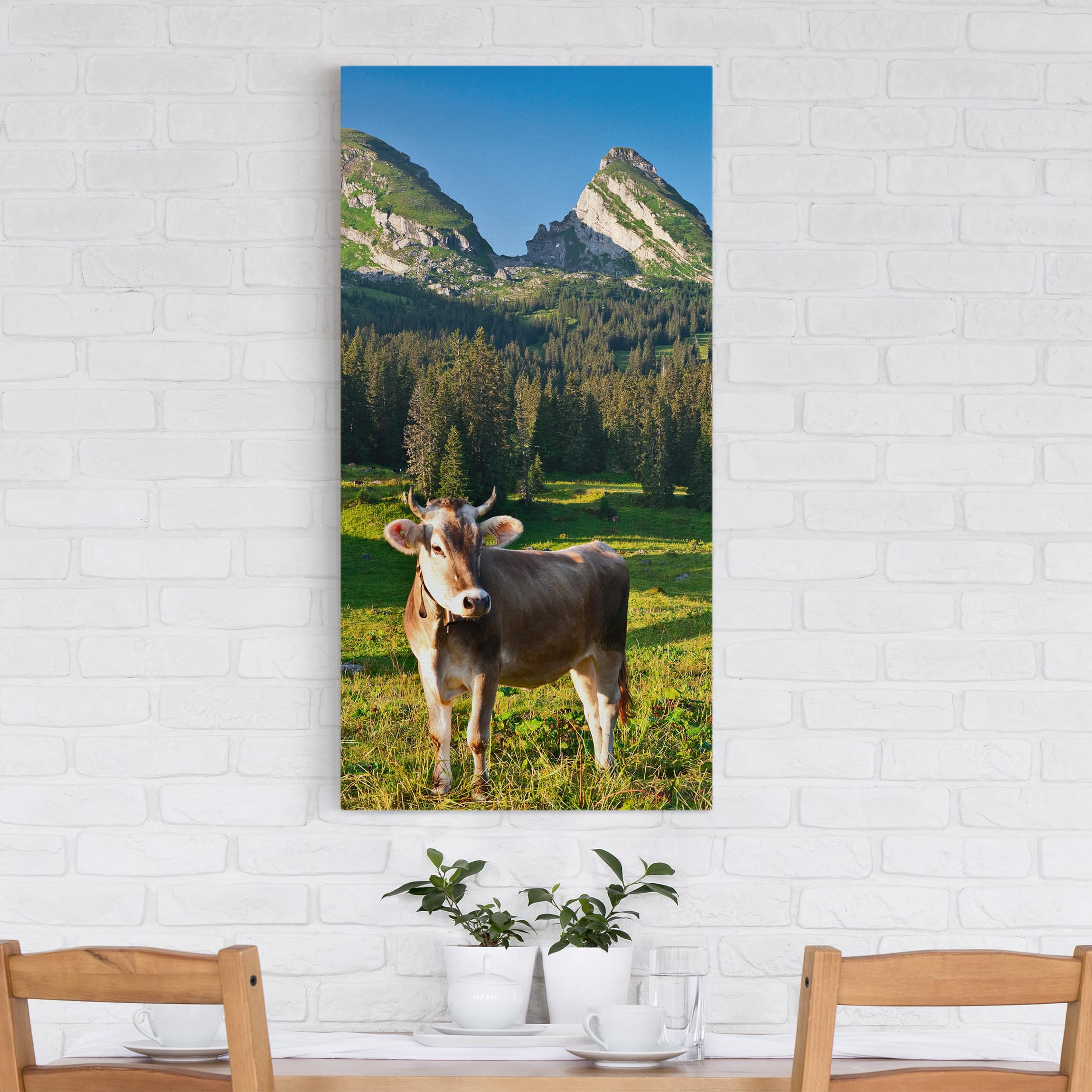 Leinwandbild - Hochformat Schweizer Almwiese mit Kuh