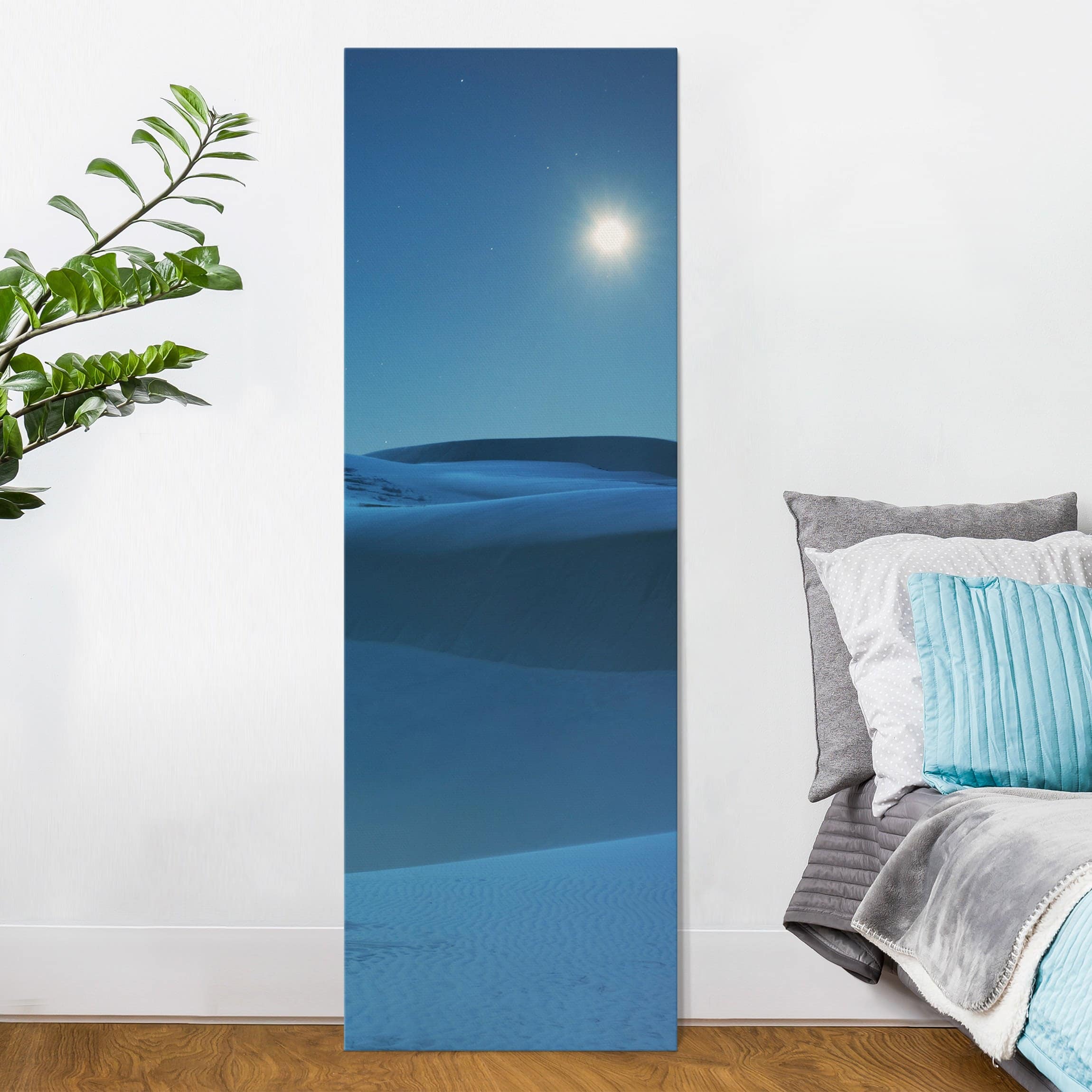 Leinwandbild - Hochformat Vollmond über der Wüste