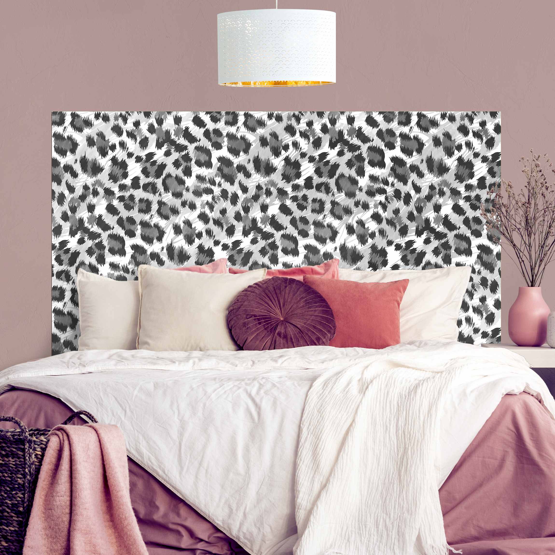 Kopfteil Bett Leomuster mit Aquarellstruktur in Grau