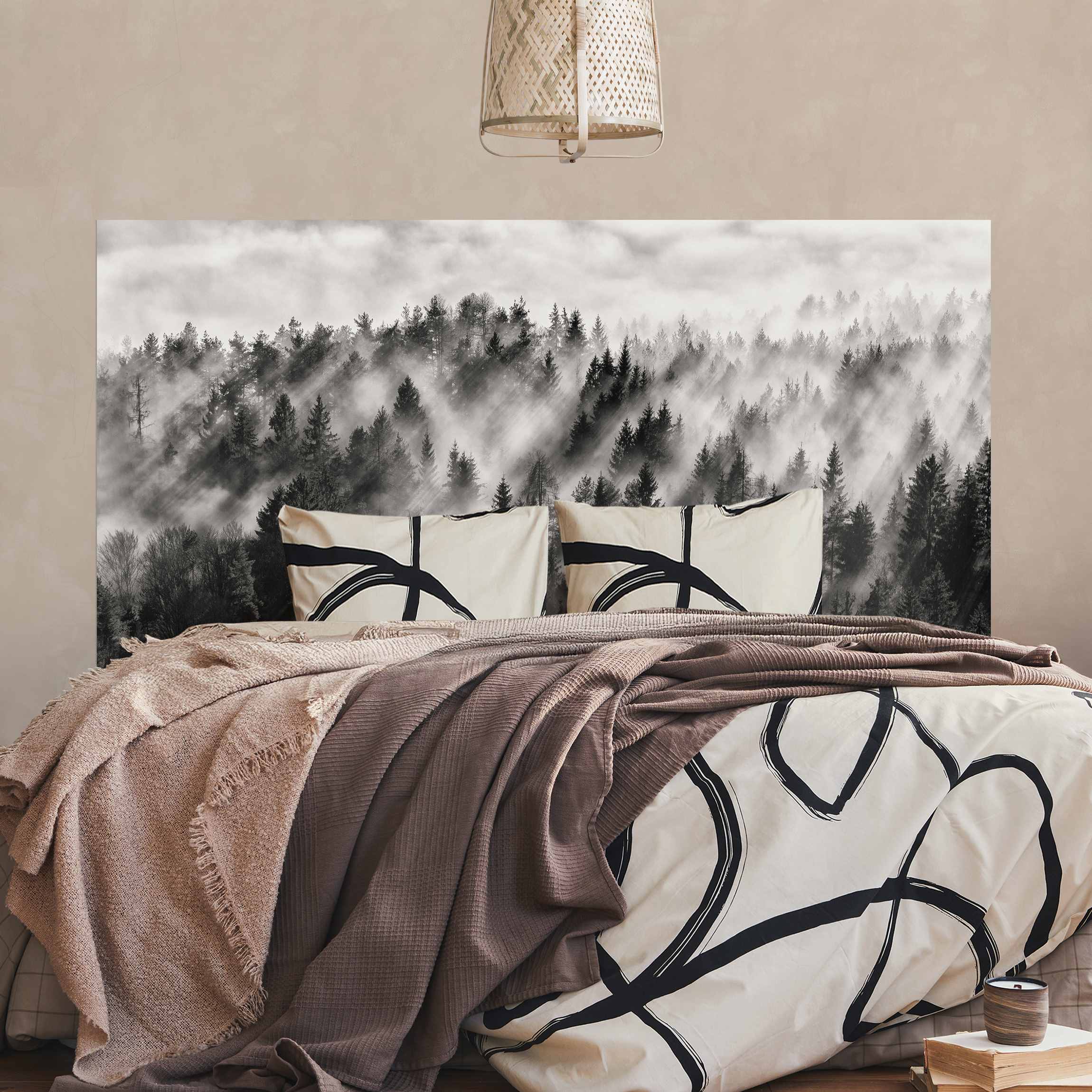 Kopfteil Bett Lichtstrahlen im Nadelwald