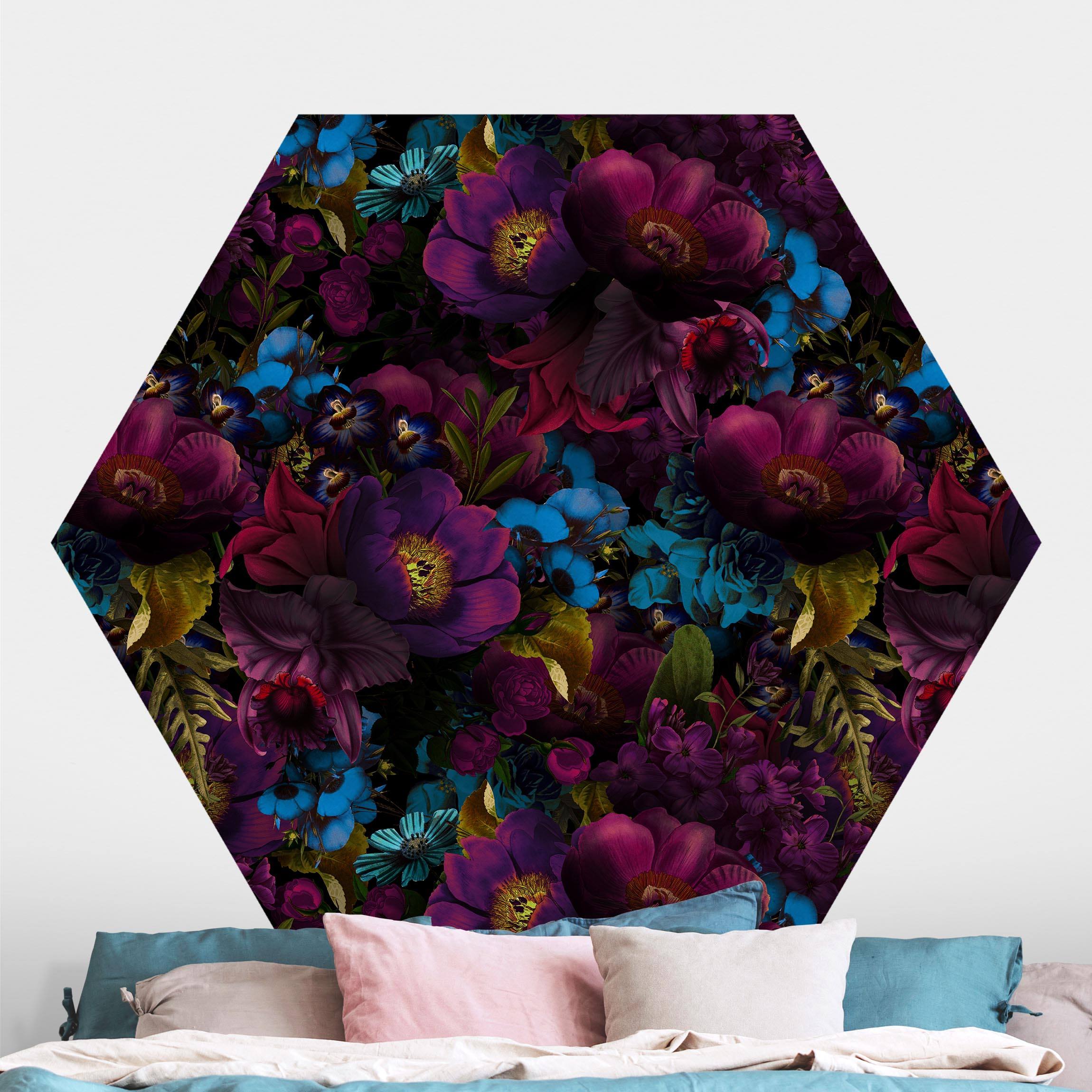 Hexagon Mustertapete Lila Blüten mit Blauen Blumen