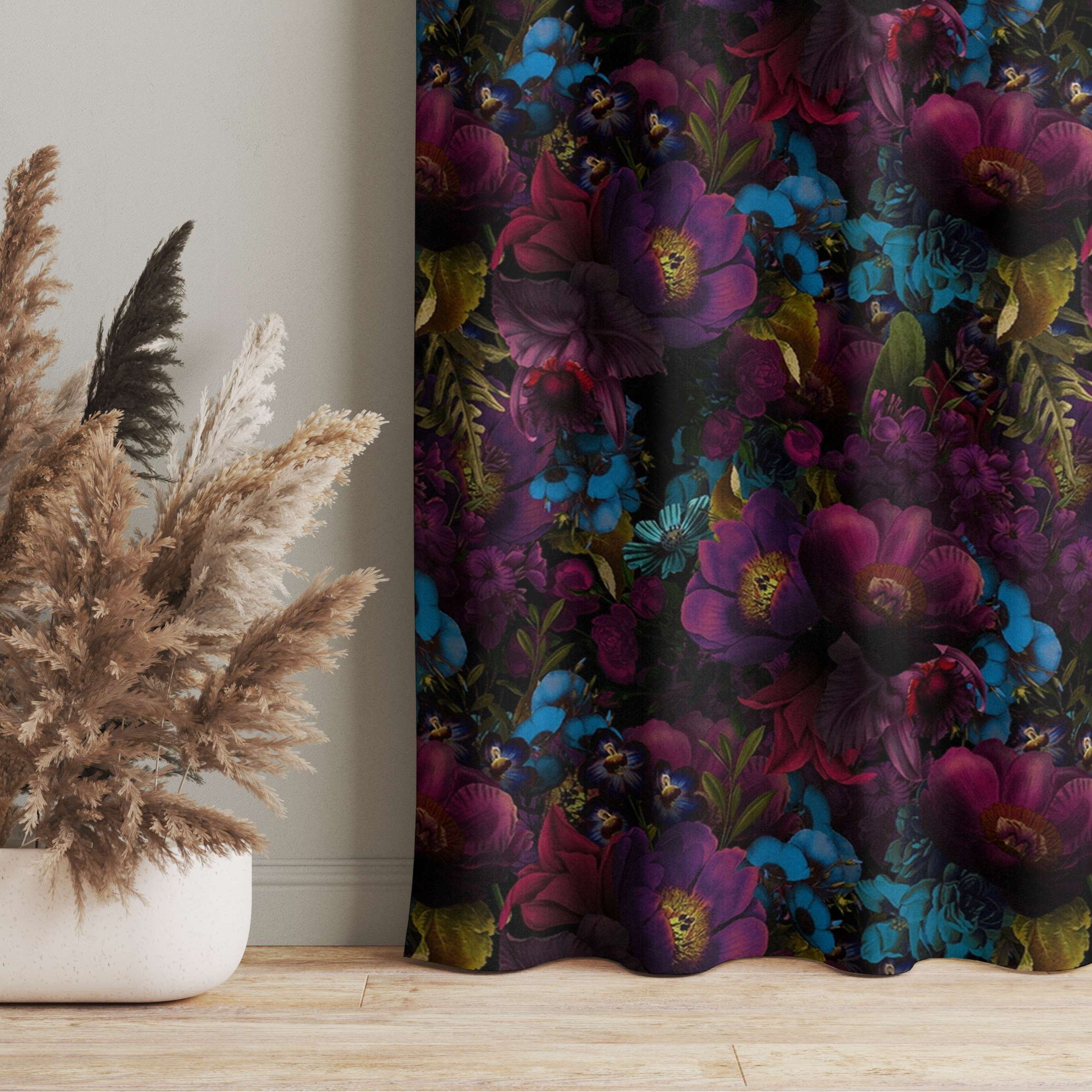 Vorhang Lila Blüten mit Blauen Blumen