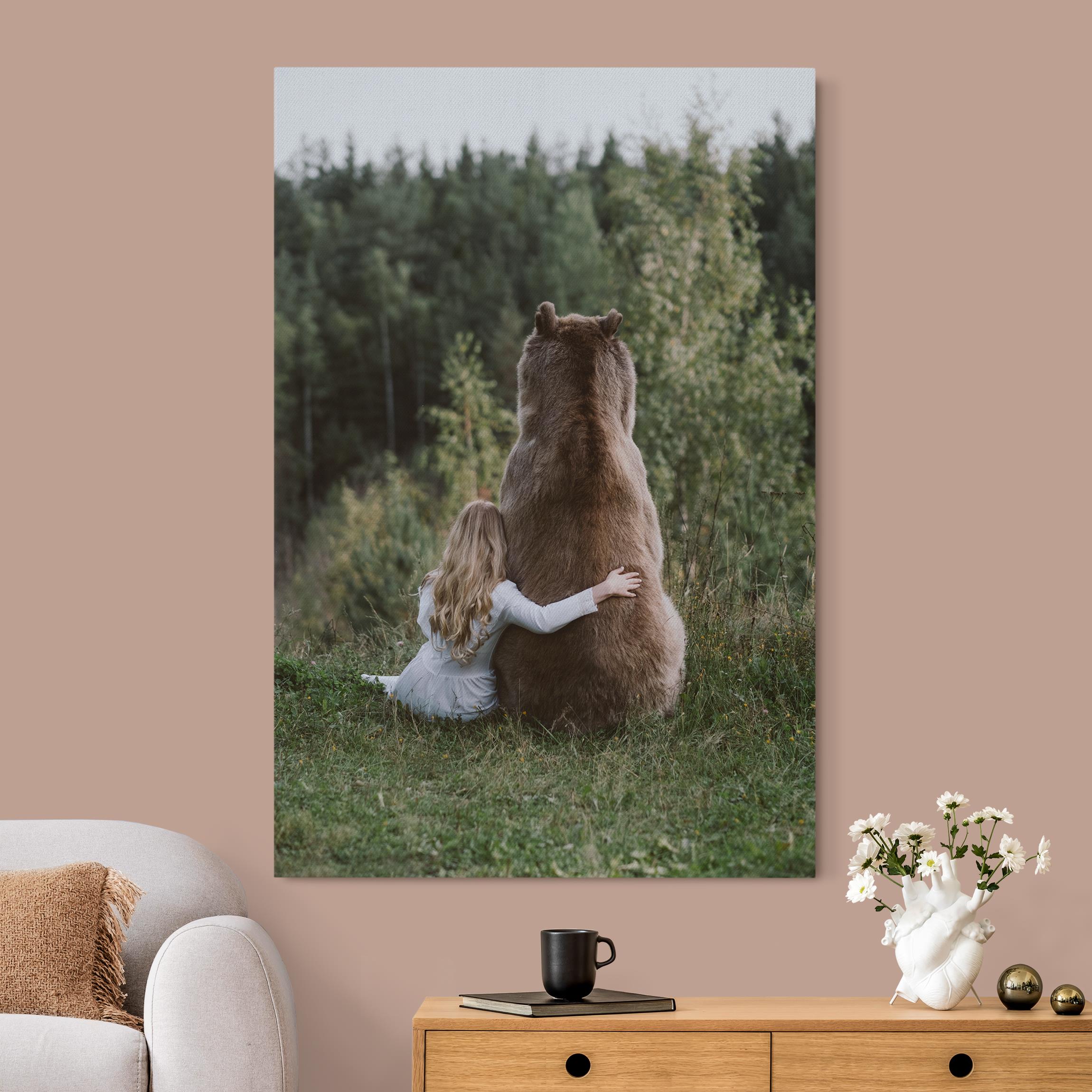 Akustikbild Mädchen mit Braunbär