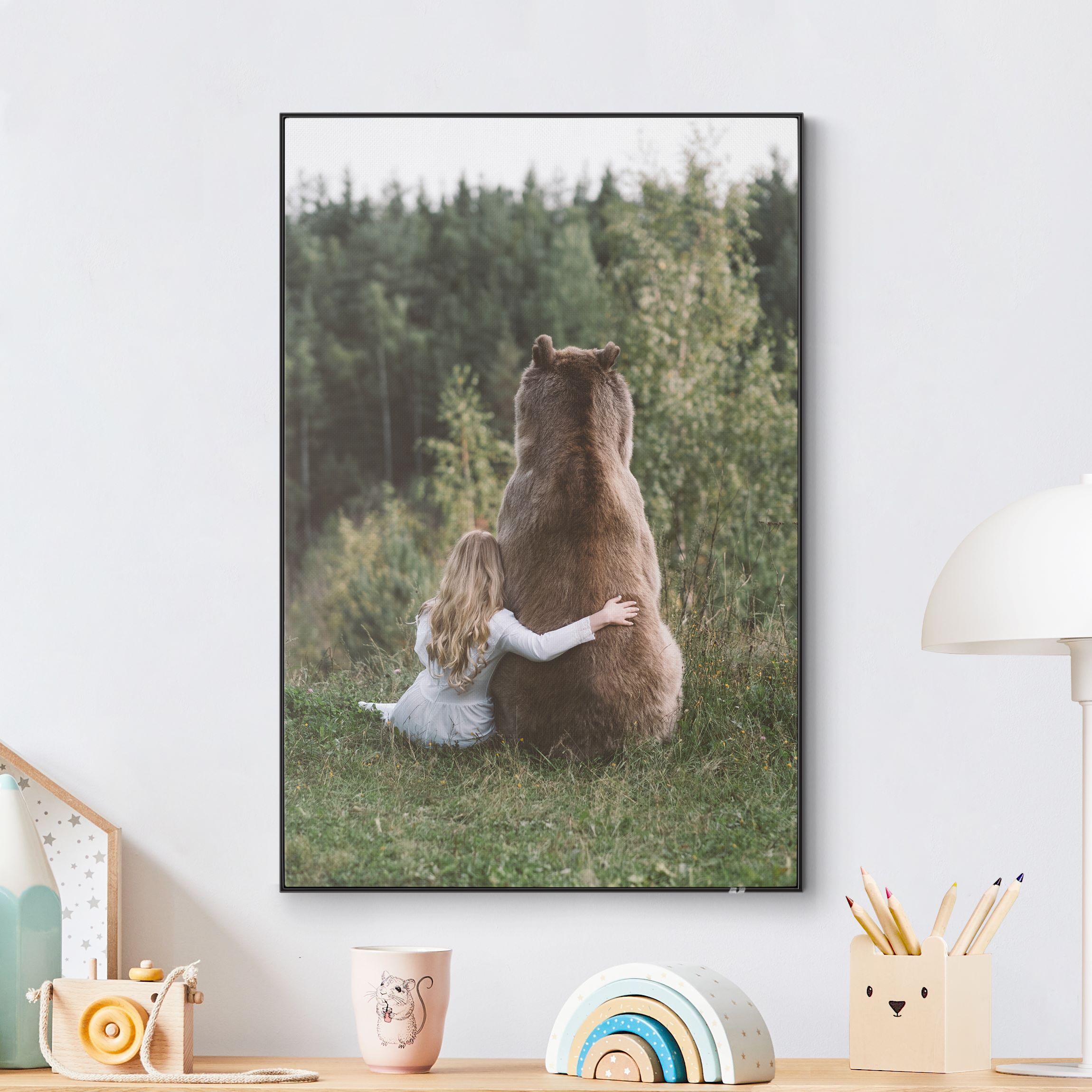 Wechselbild Mädchen mit Braunbär