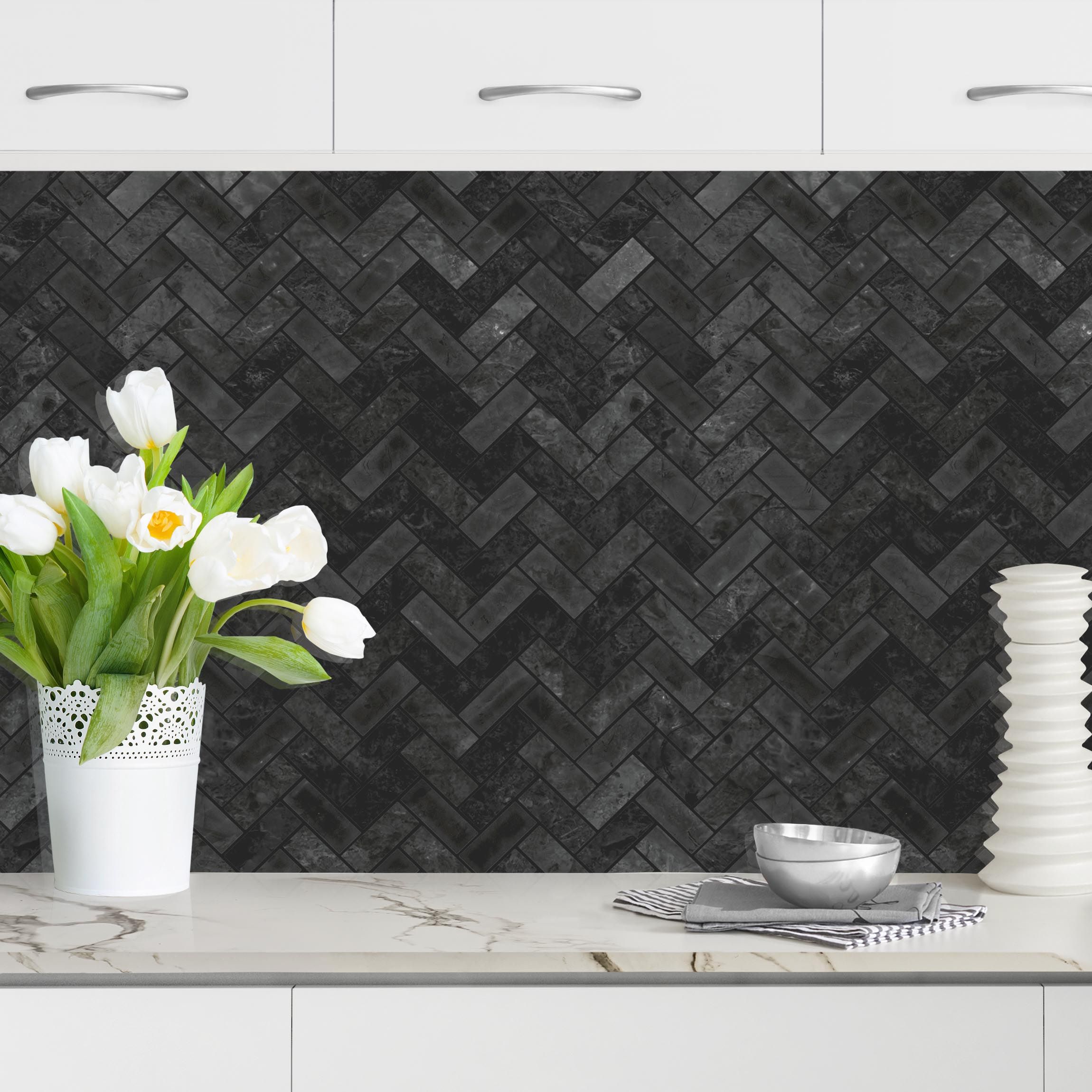 Küchenrückwand Marmor Fischgräten Fliesen - Schwarz dunkle Fugen