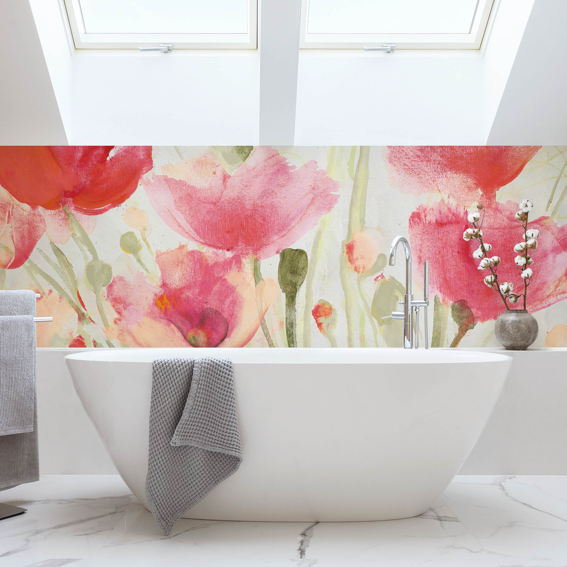 Wandverkleidung Bad Mohnblumen im Sommerwind