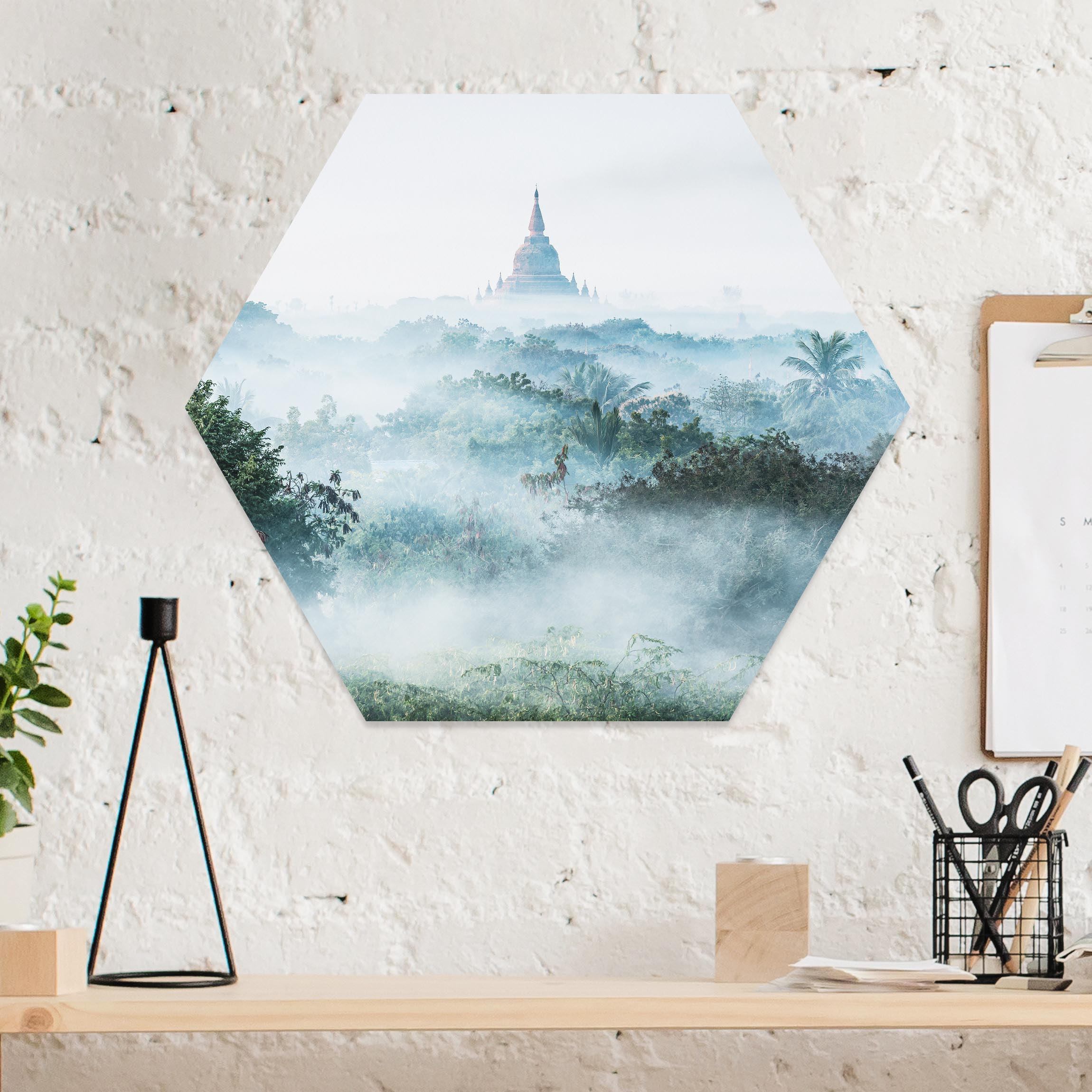 Hexagon-Forexbild Morgennebel über dem Dschungel von Bagan