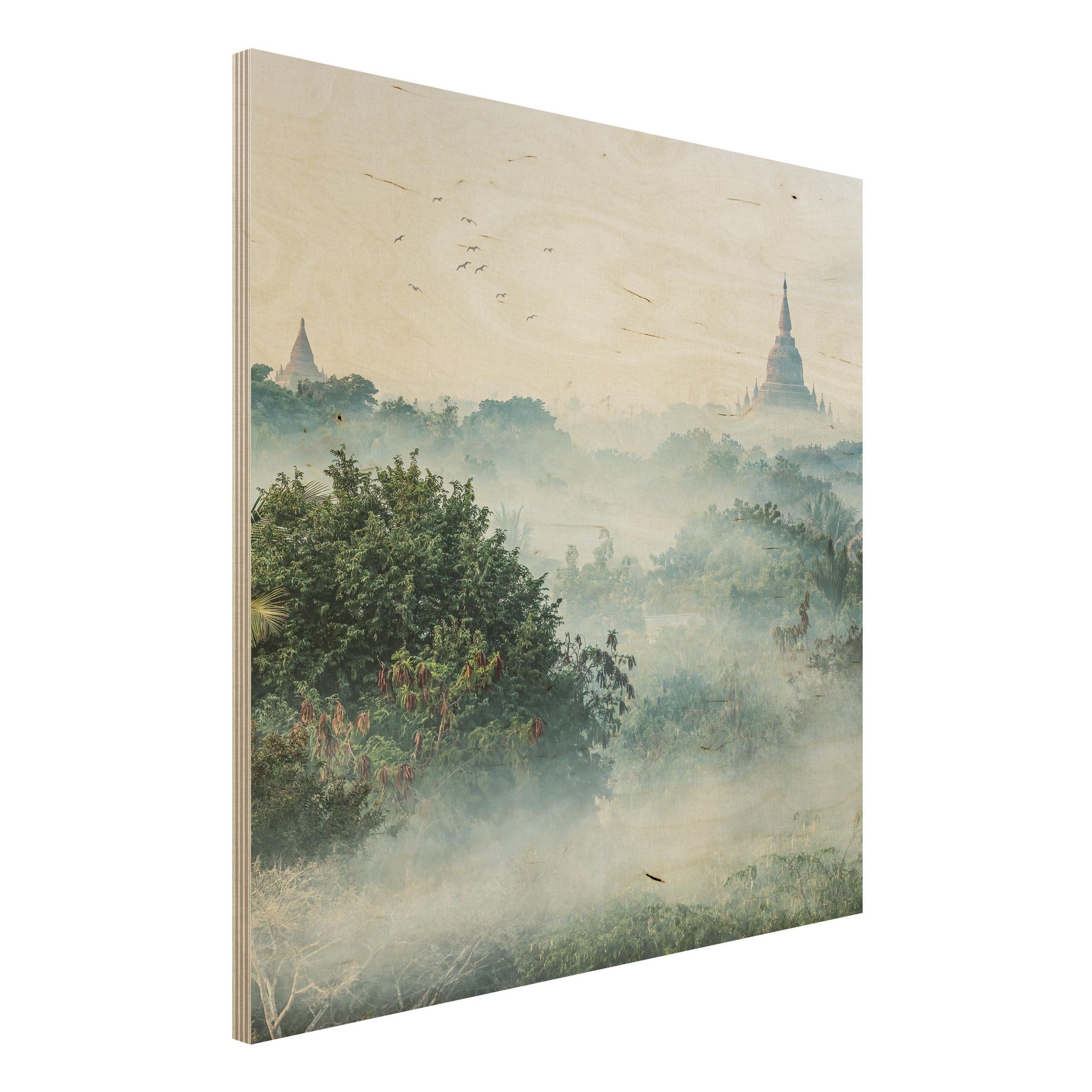Holzbild Morgennebel über dem Dschungel von Bagan
