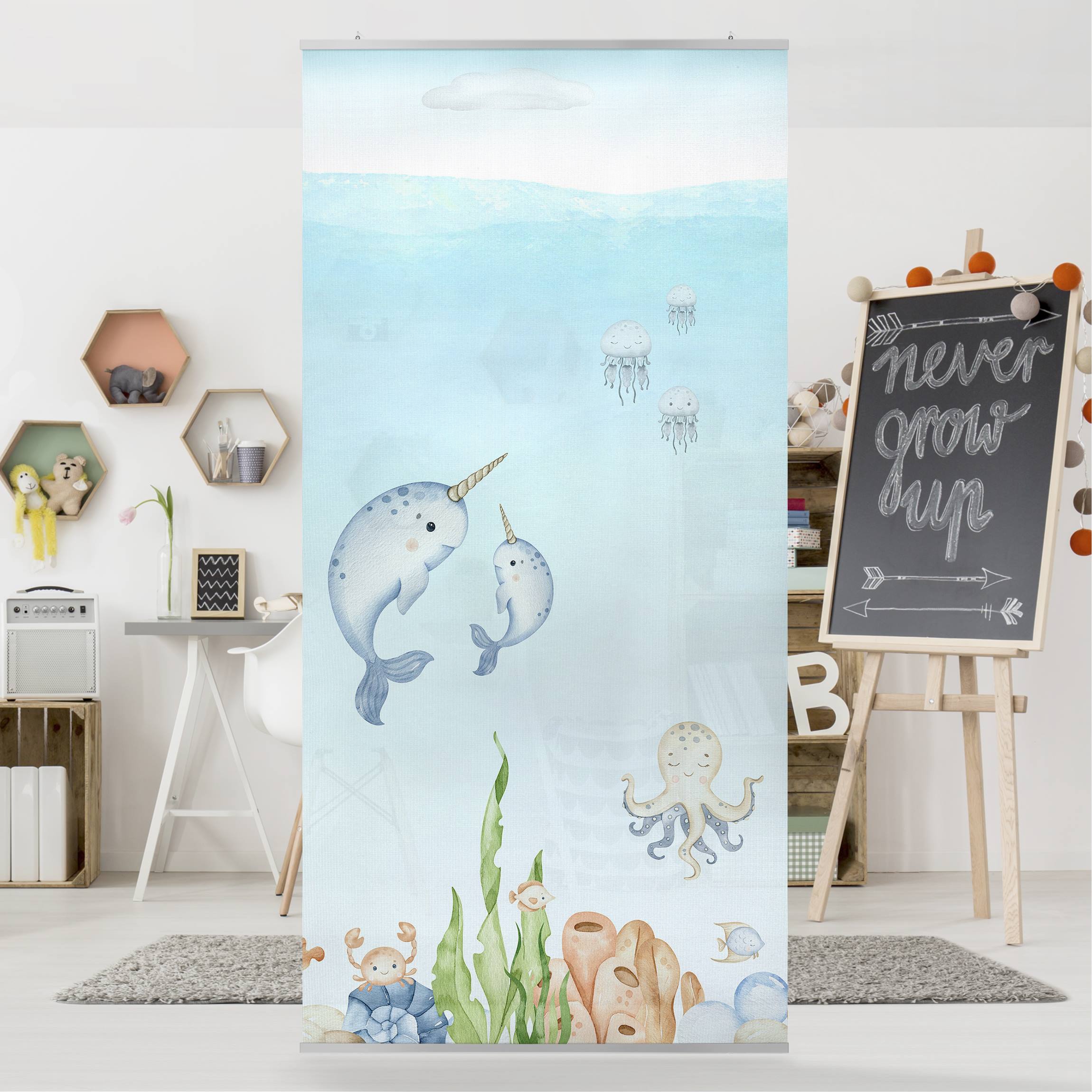 Raumteiler Narwalfamilie mit Freunden